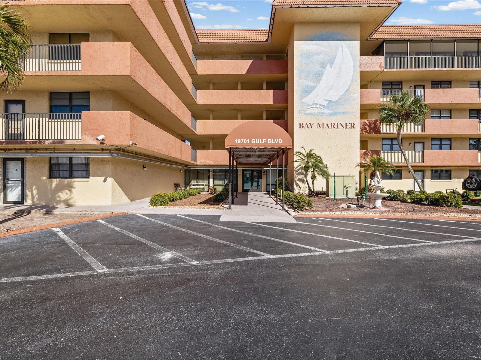 Image 35 of 40 For 19701 Gulf Boulevard 105