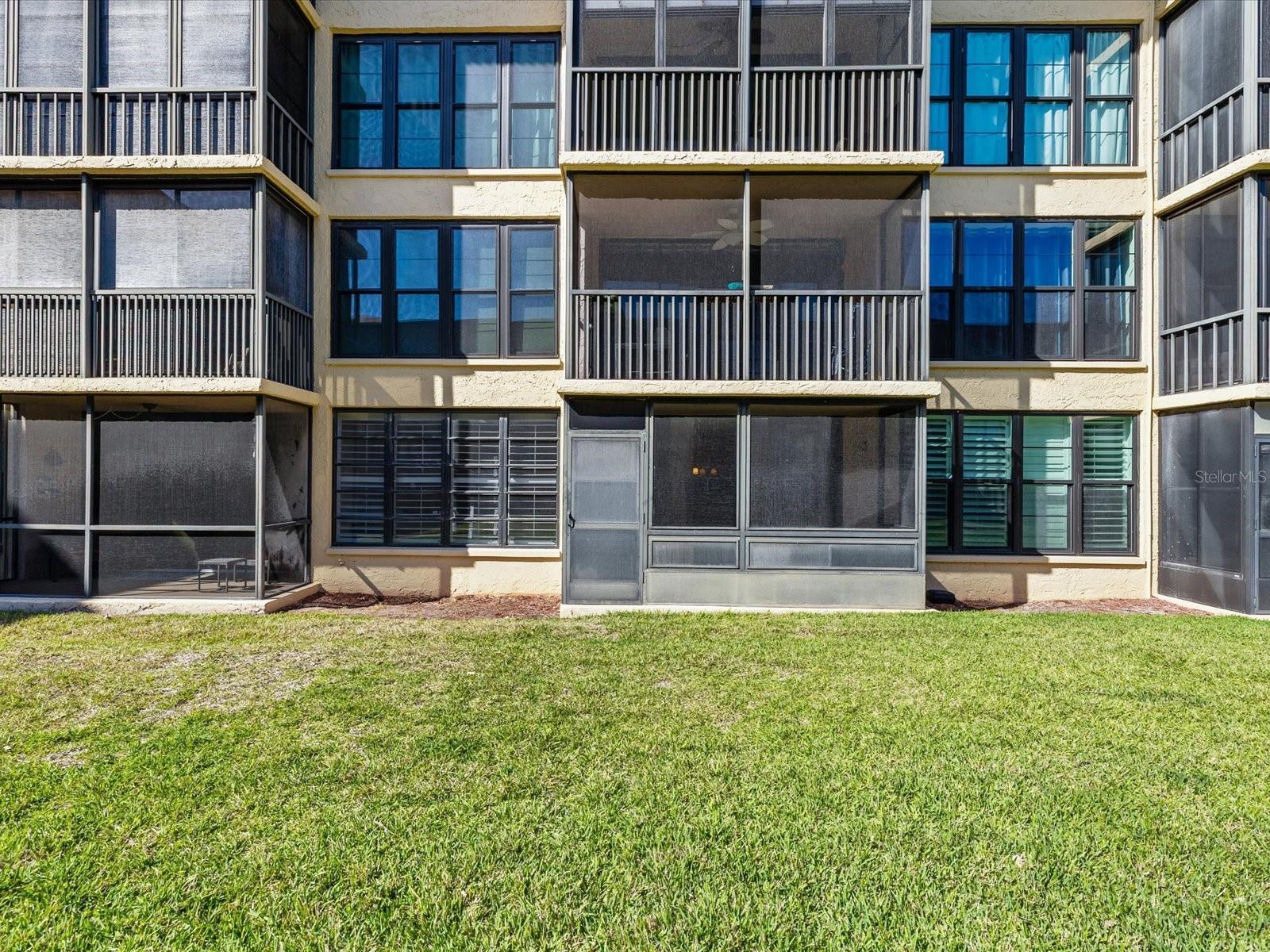 Image 37 of 40 For 19701 Gulf Boulevard 105