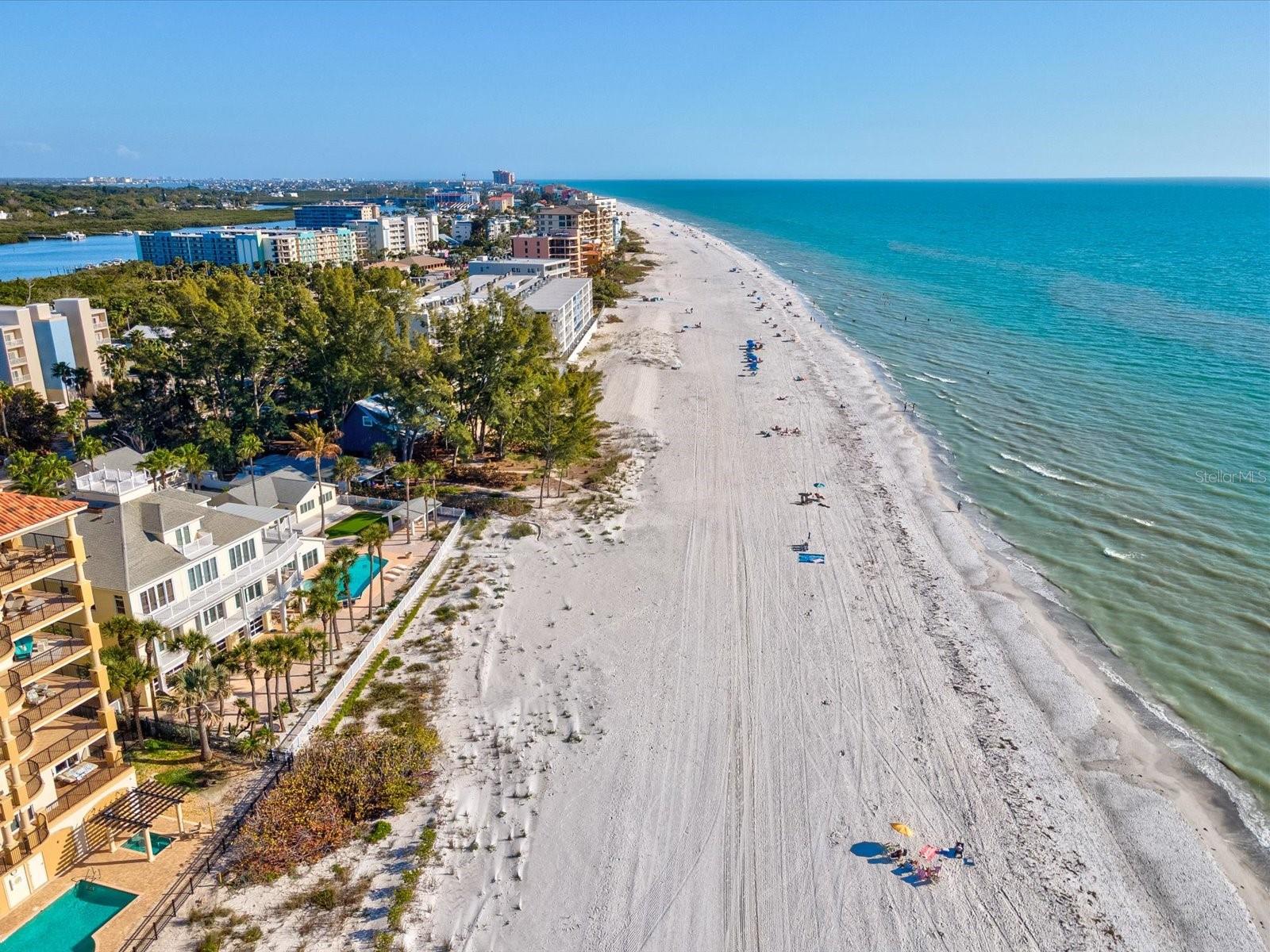 Image 38 of 40 For 19701 Gulf Boulevard 105