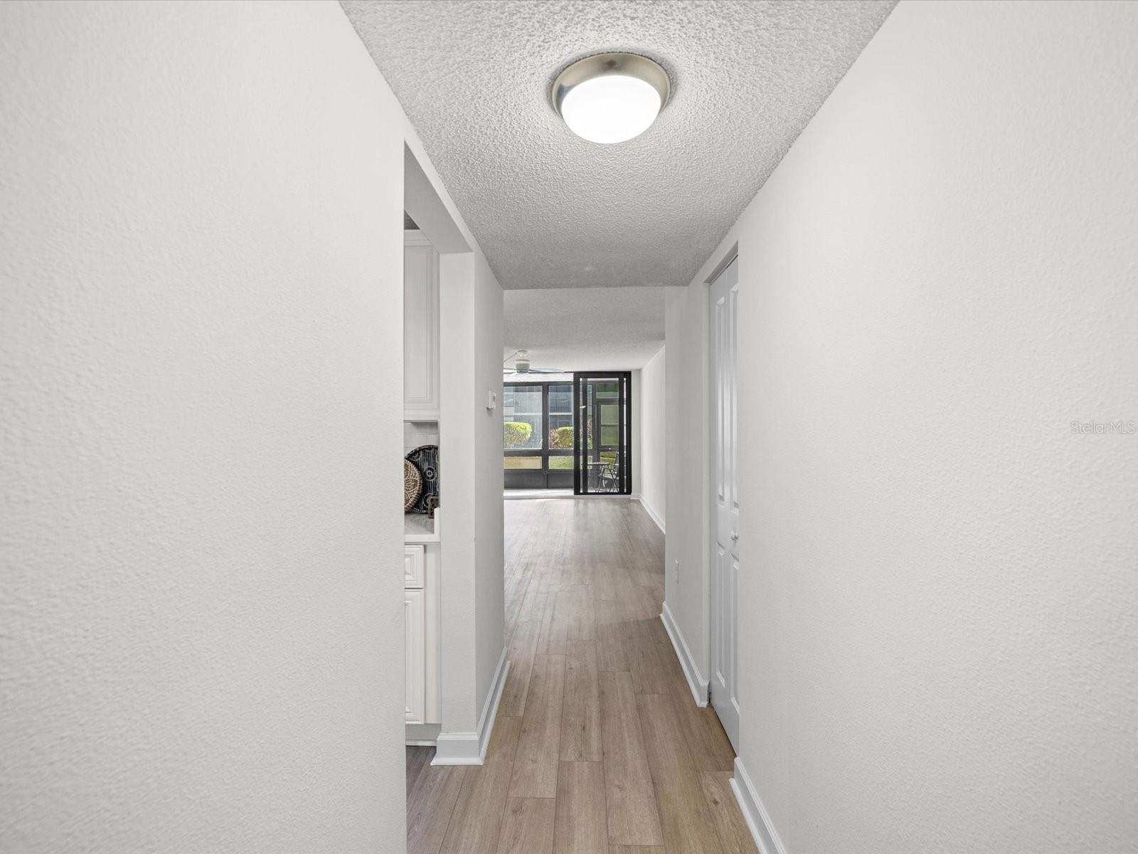 Image 8 of 40 For 19701 Gulf Boulevard 105