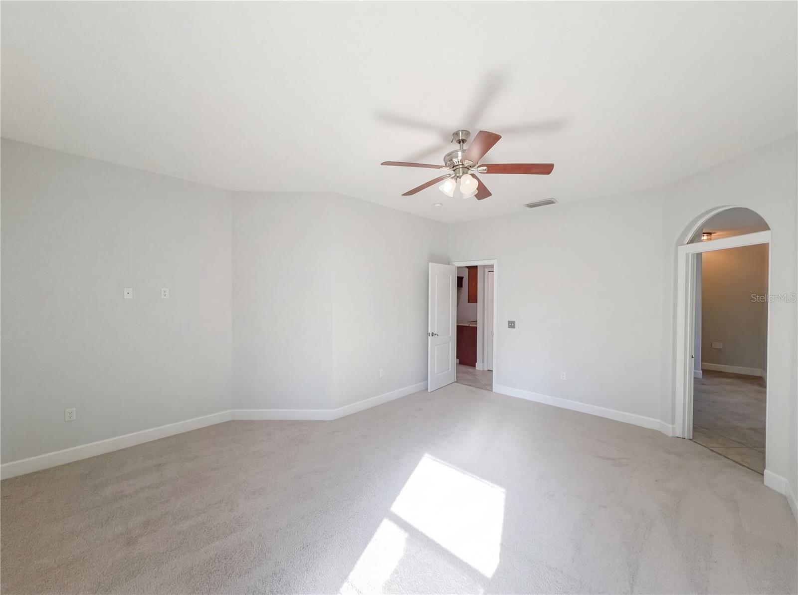 Image 4 of 24 For 6326 Hickory Leaf Place