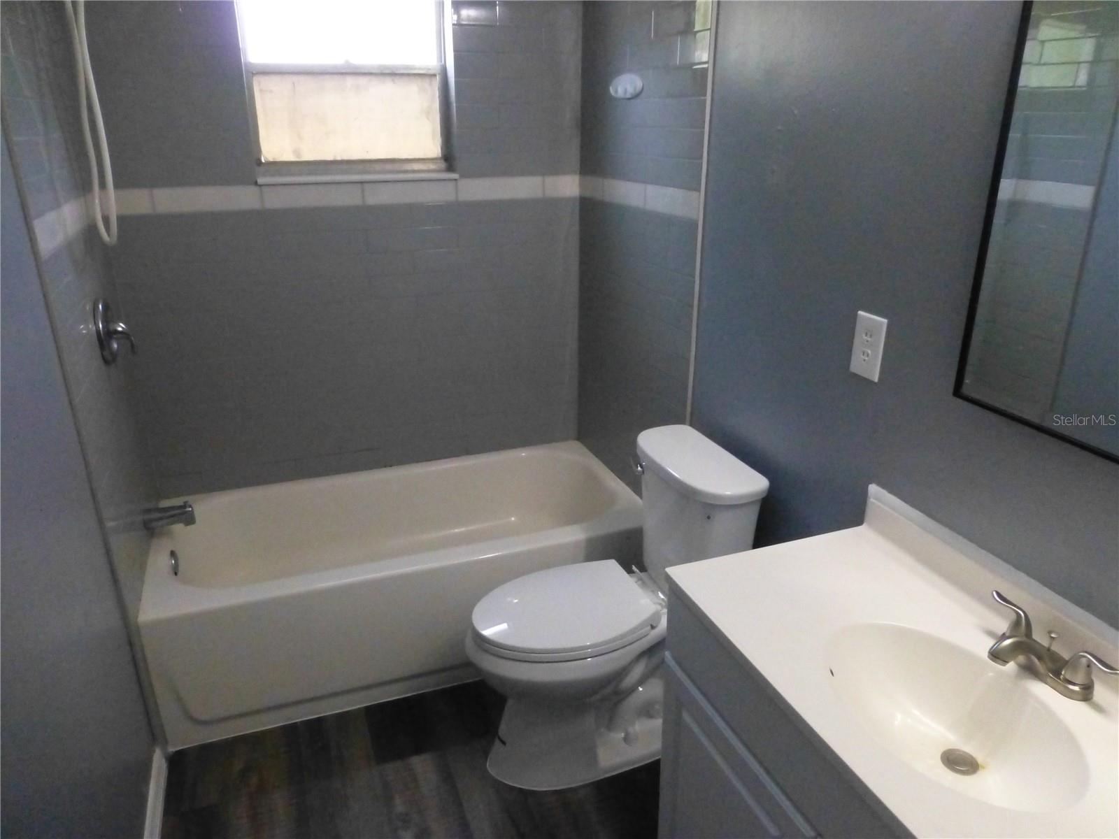 Image 22 of 40 For 197 Highland Road B