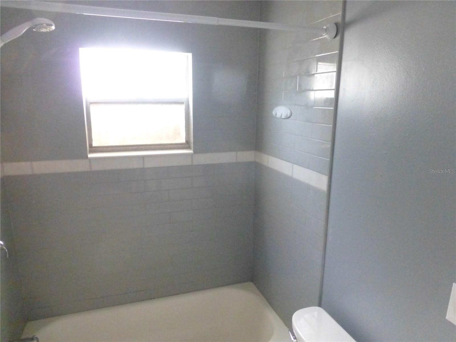 Image 5 of 40 For 197 Highland Road B