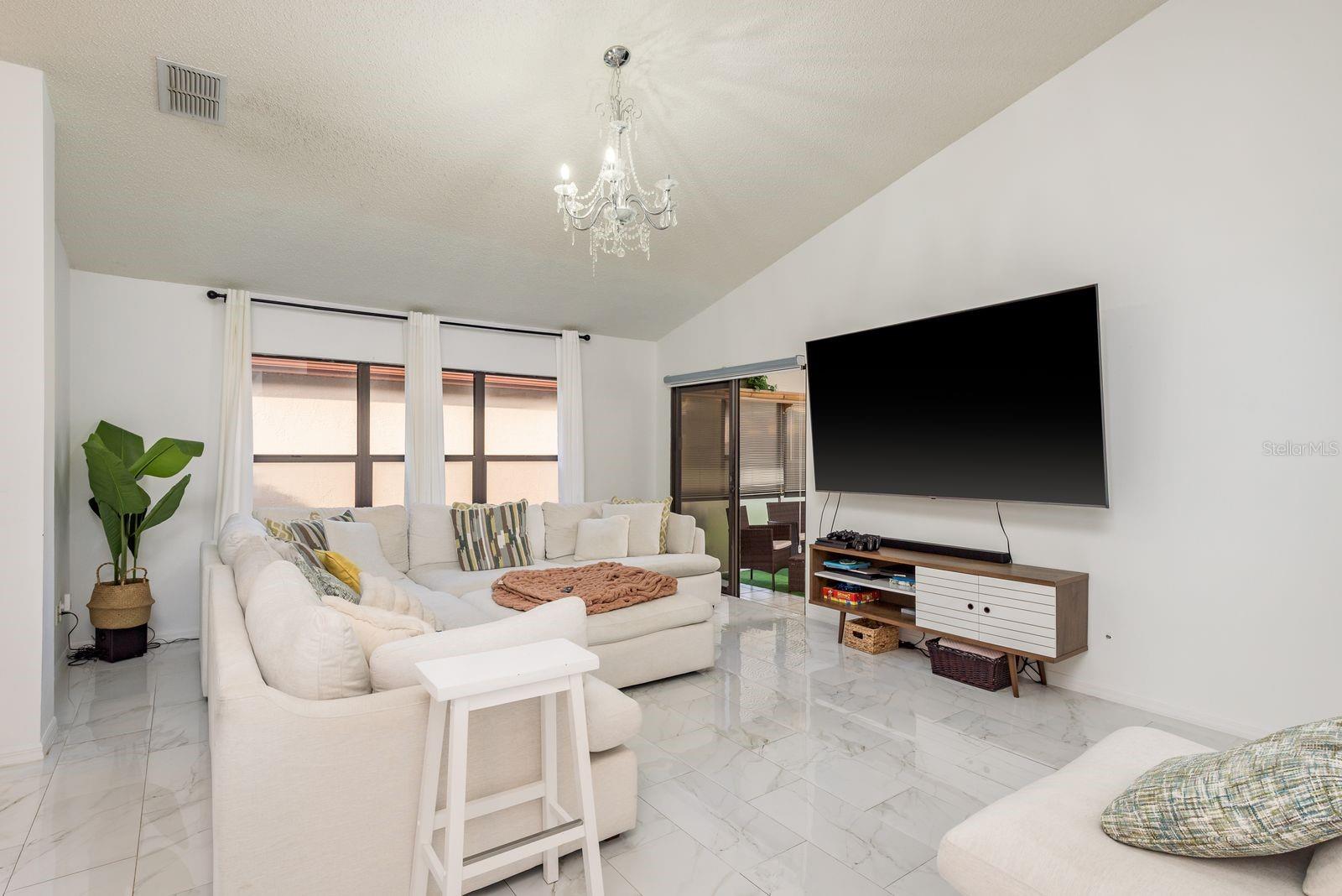 Image 10 of 50 For 13825 Leroux Drive