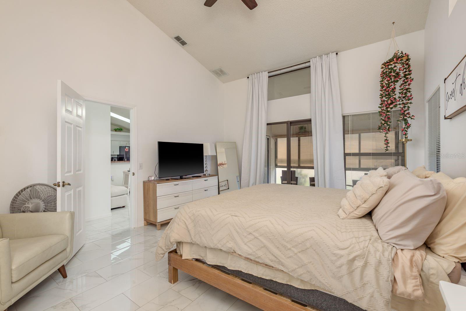 Image 12 of 50 For 13825 Leroux Drive