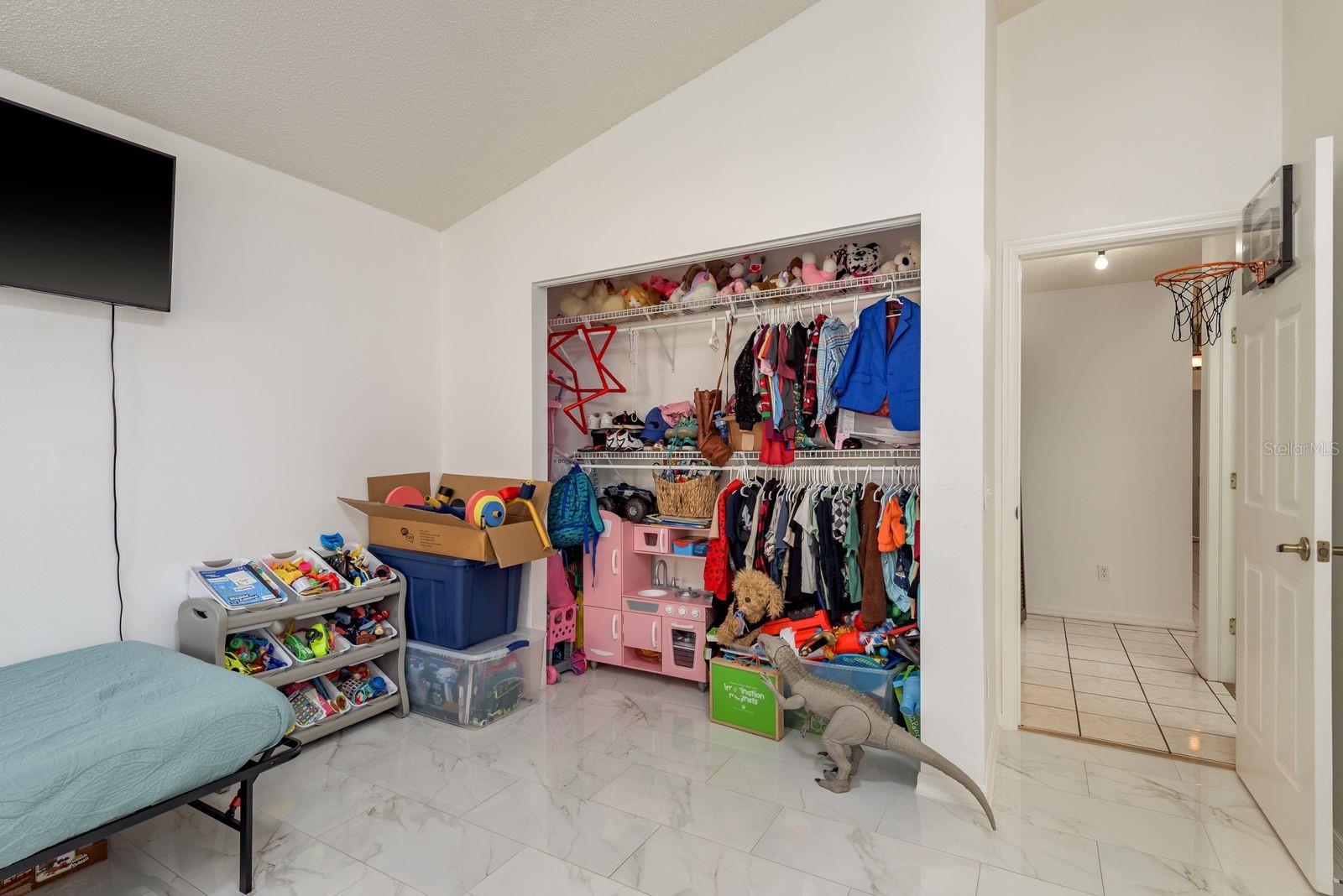 Image 32 of 50 For 13825 Leroux Drive