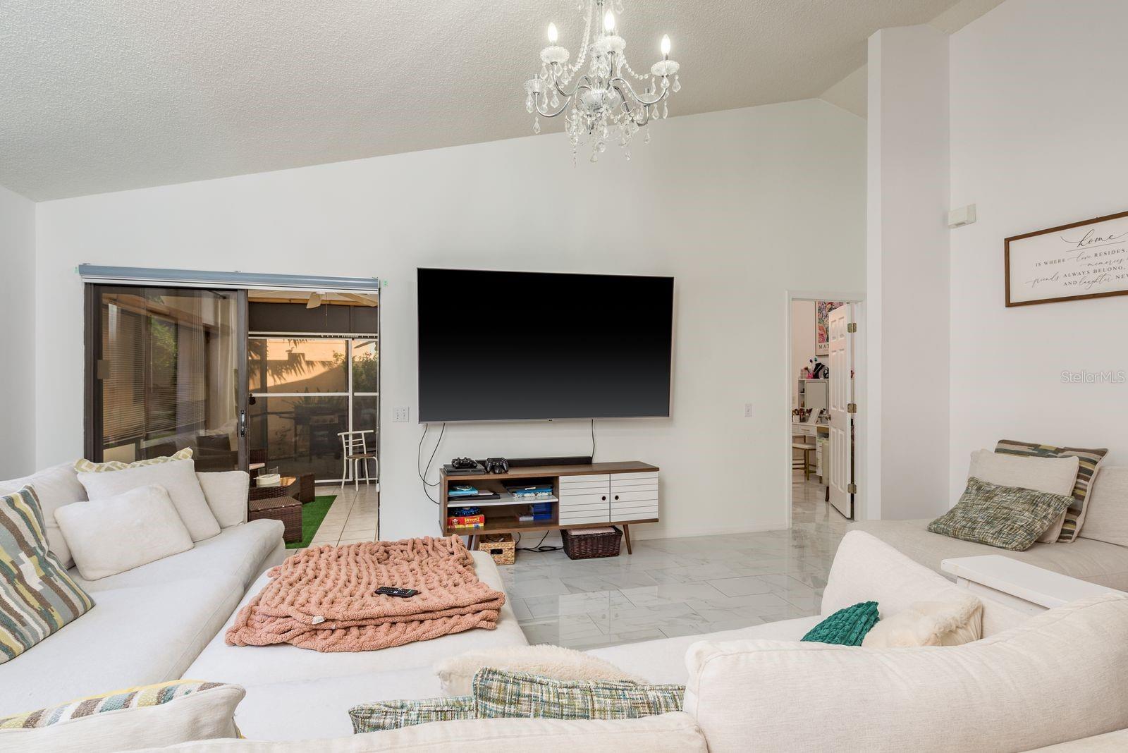 Image 8 of 50 For 13825 Leroux Drive