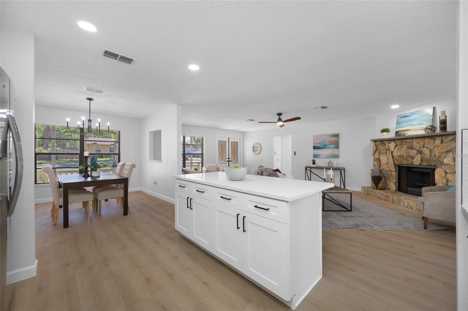 Image 15 of 71 For 9880 Bay Street