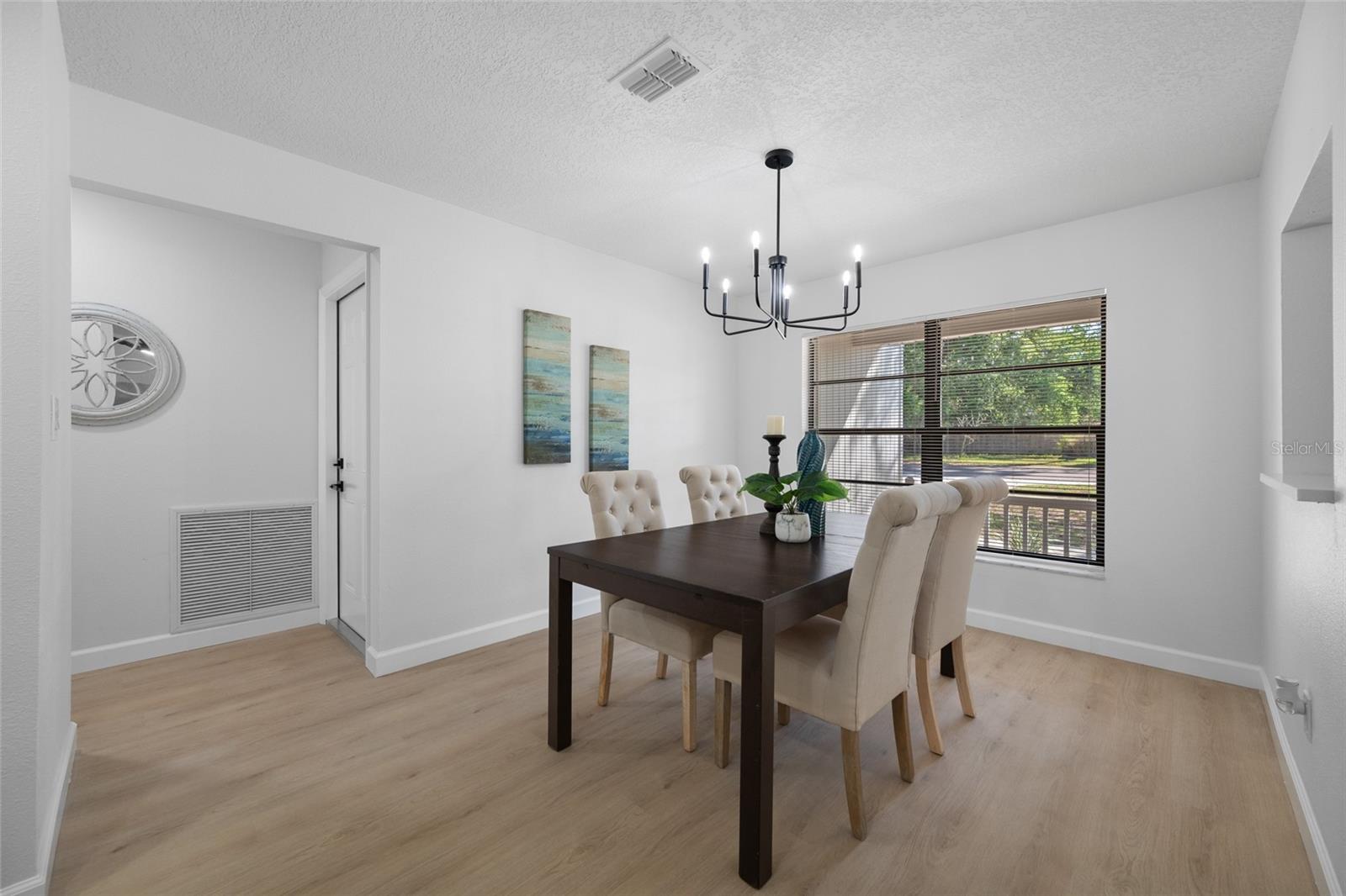 Image 19 of 71 For 9880 Bay Street