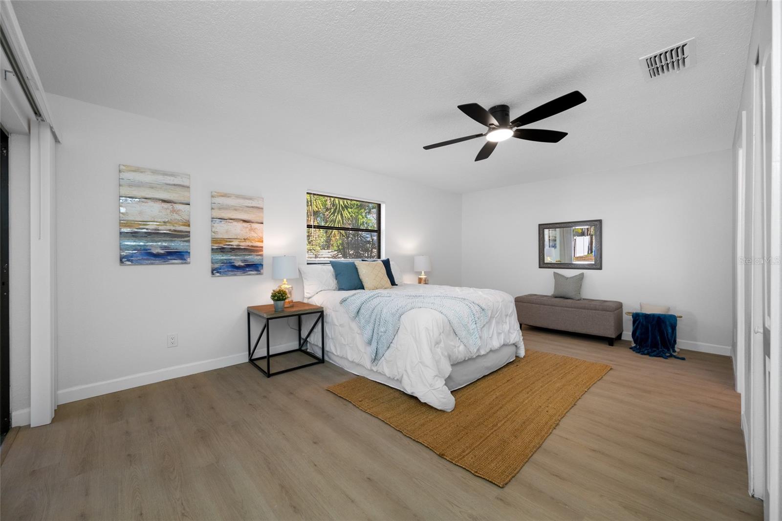 Image 23 of 71 For 9880 Bay Street