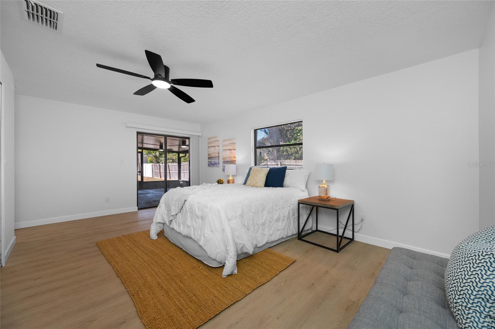 Image 27 of 71 For 9880 Bay Street