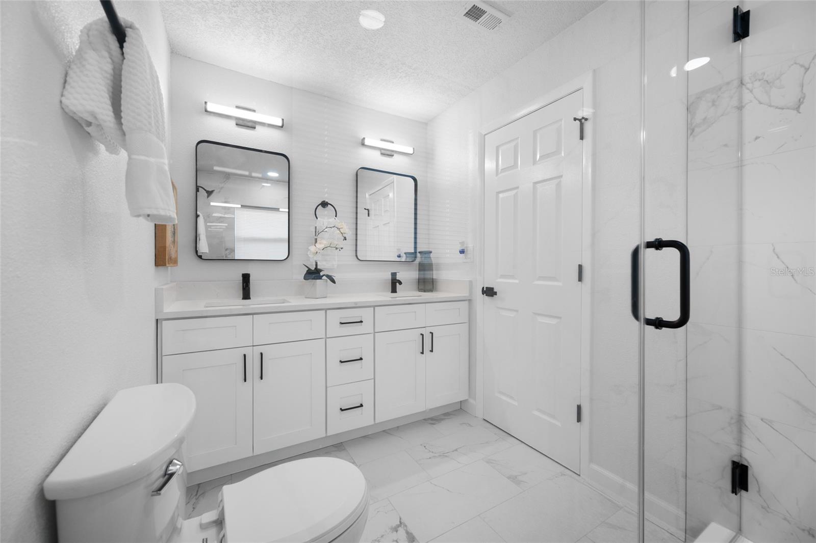 Image 31 of 71 For 9880 Bay Street