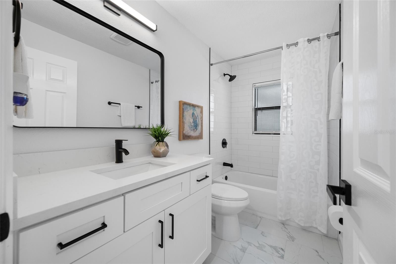 Image 33 of 71 For 9880 Bay Street