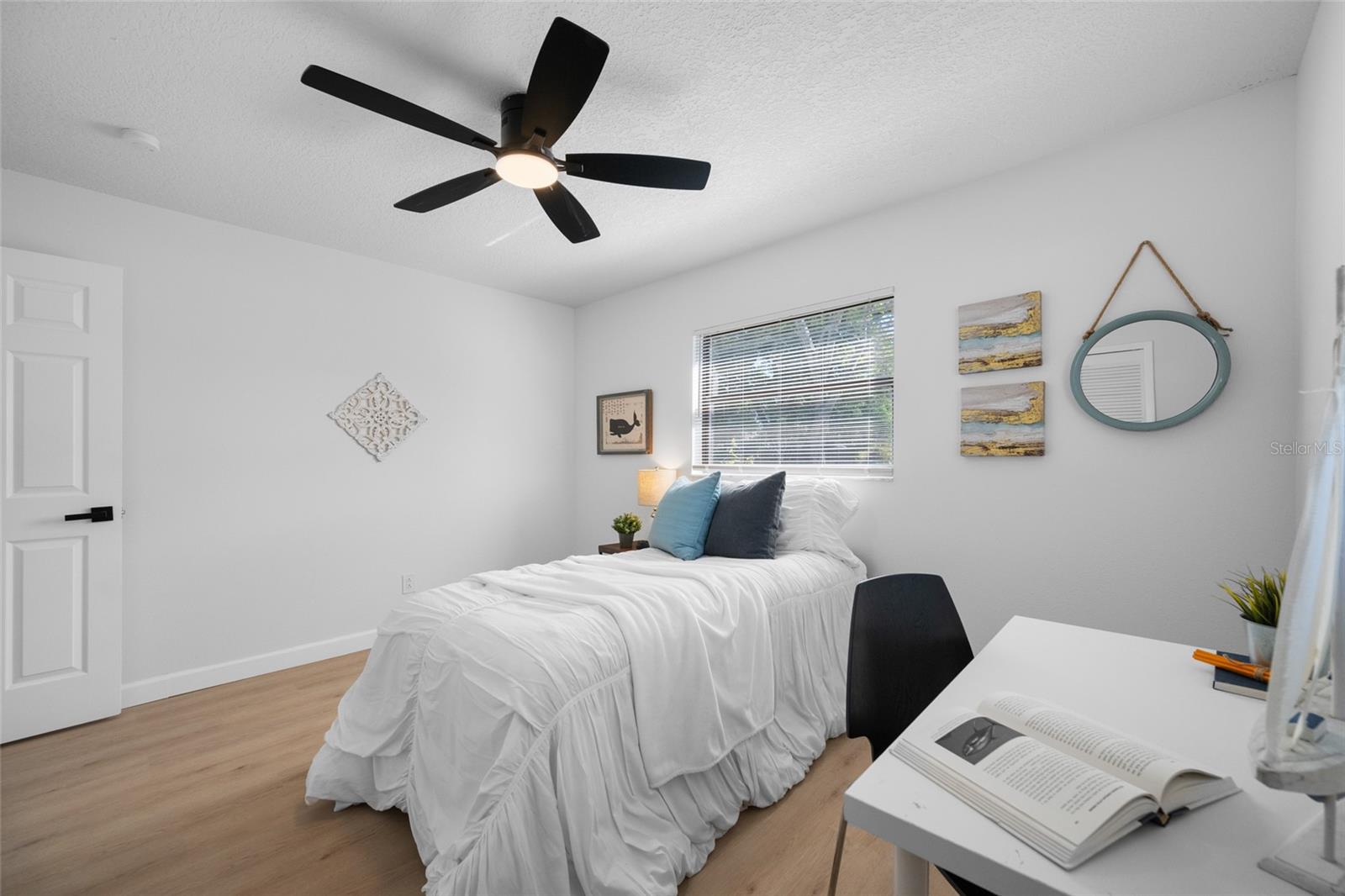 Image 41 of 71 For 9880 Bay Street