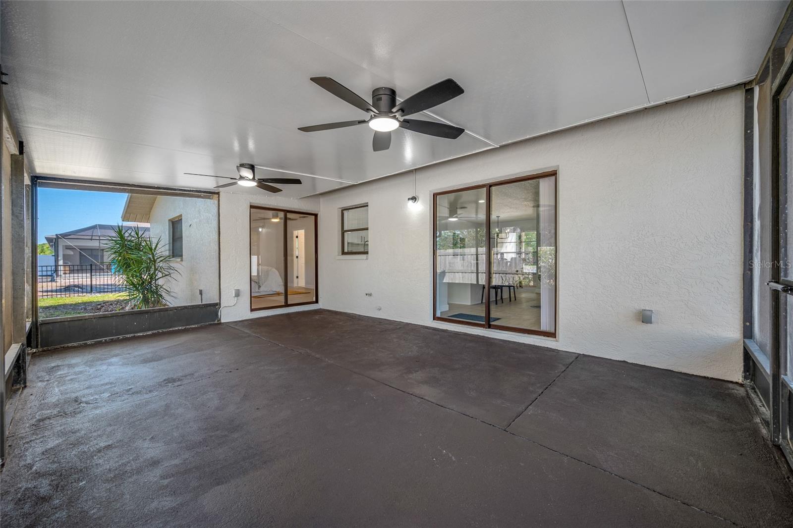 Image 44 of 71 For 9880 Bay Street