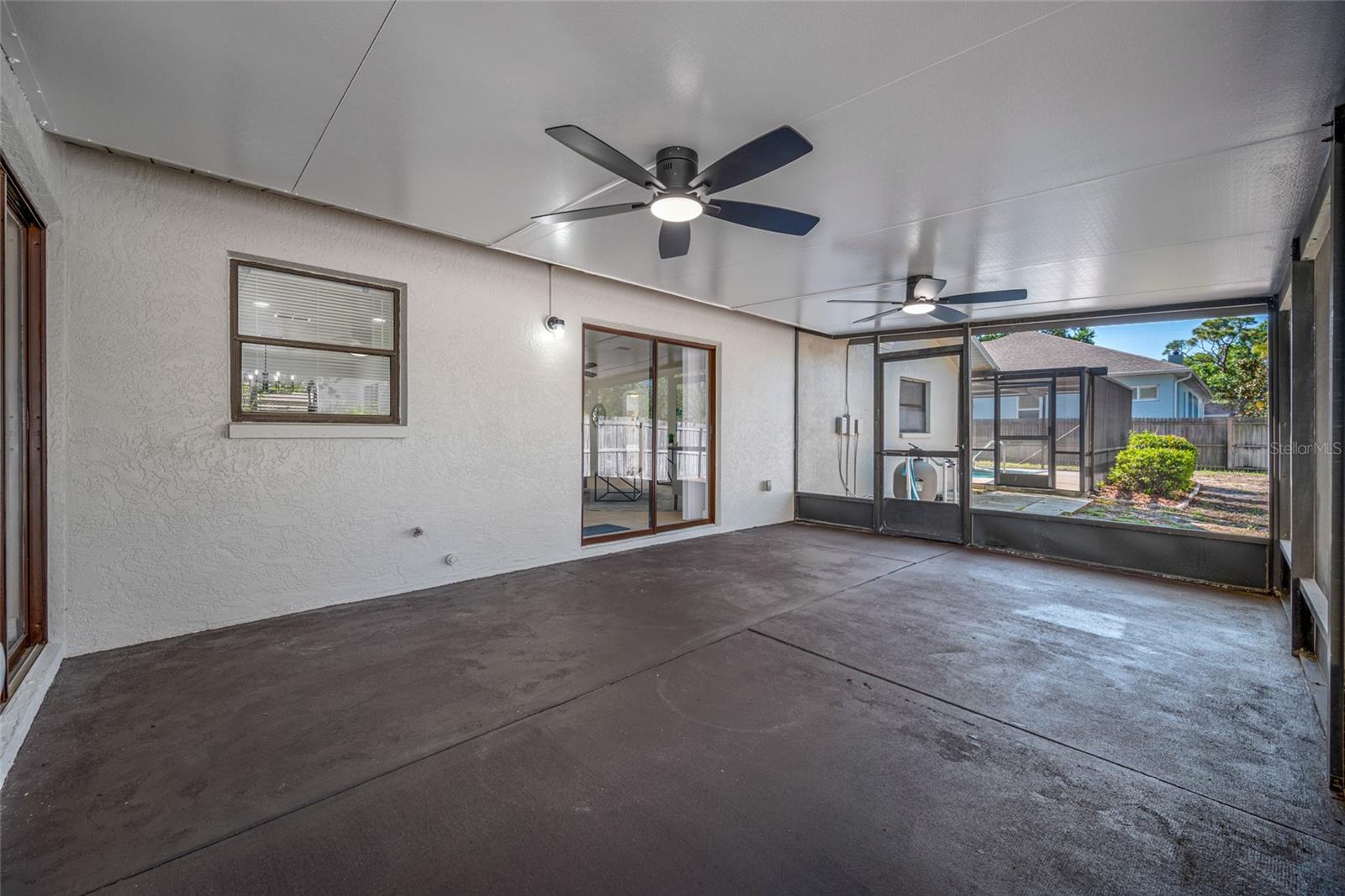 Image 45 of 71 For 9880 Bay Street