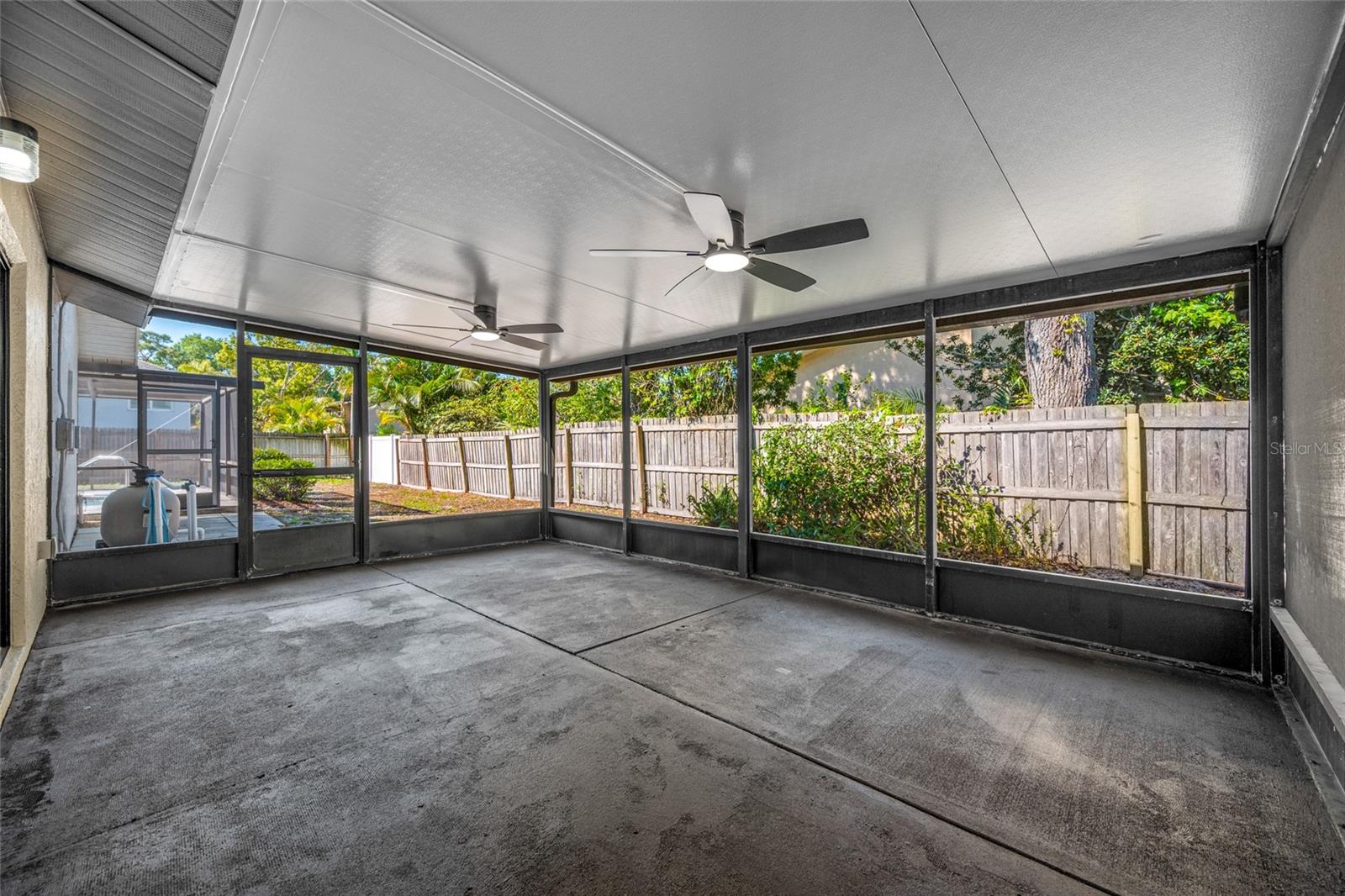 Image 46 of 71 For 9880 Bay Street