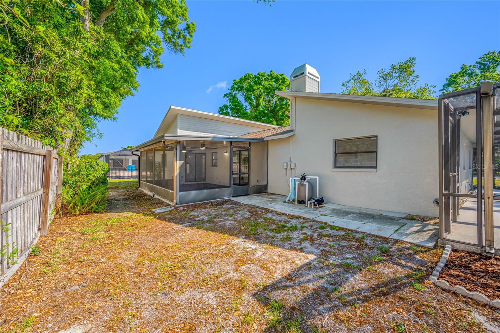 Image 52 of 71 For 9880 Bay Street