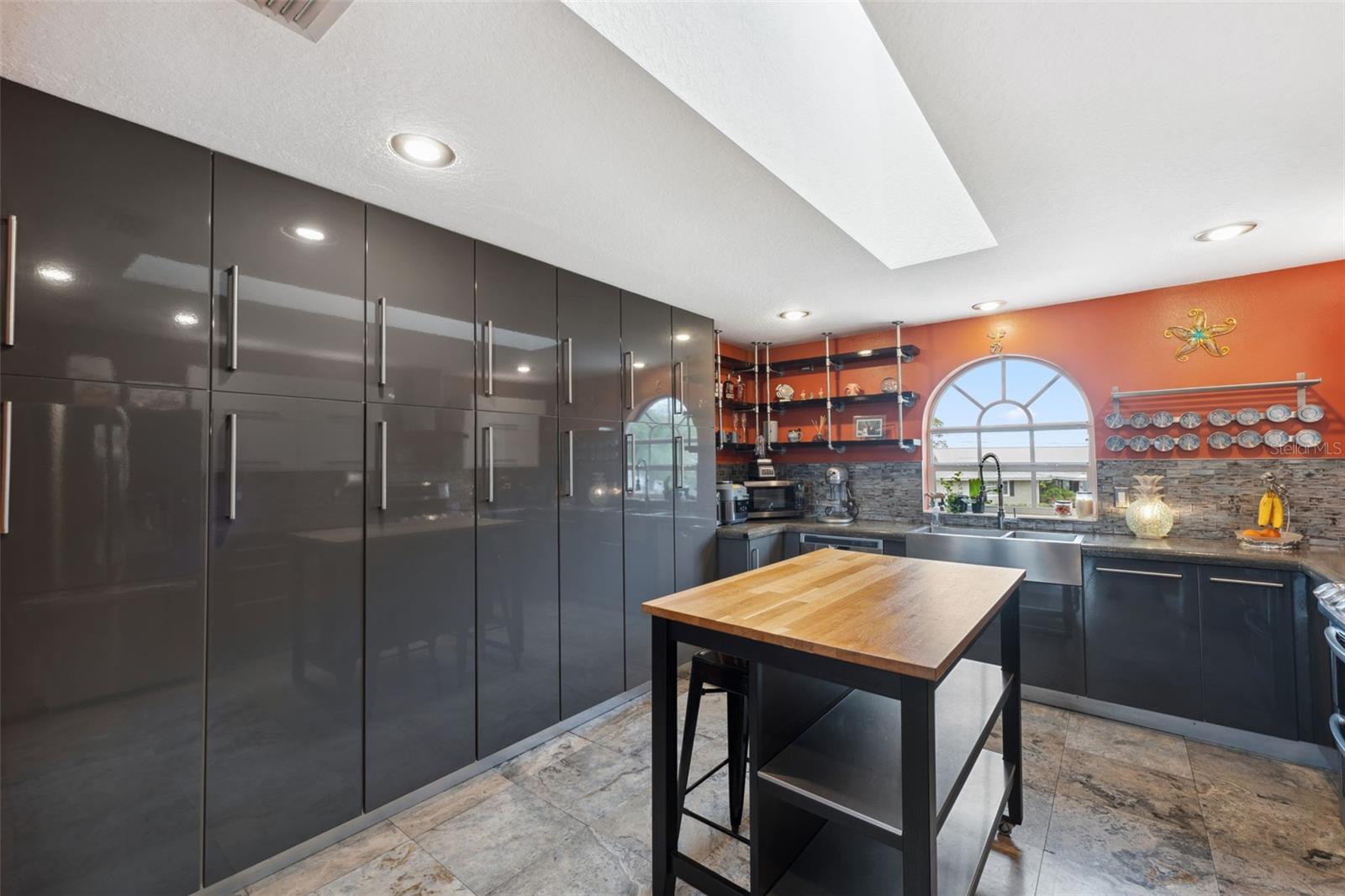 Image 29 of 84 For 3114 Bluff Boulevard