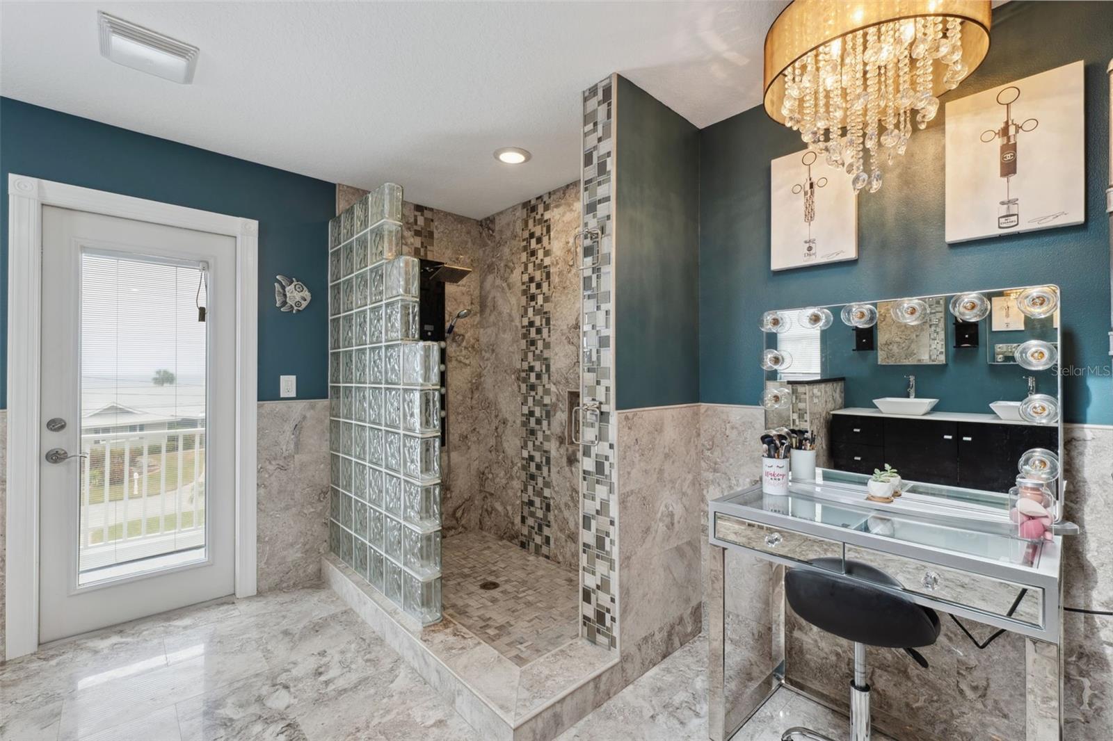 Image 43 of 84 For 3114 Bluff Boulevard