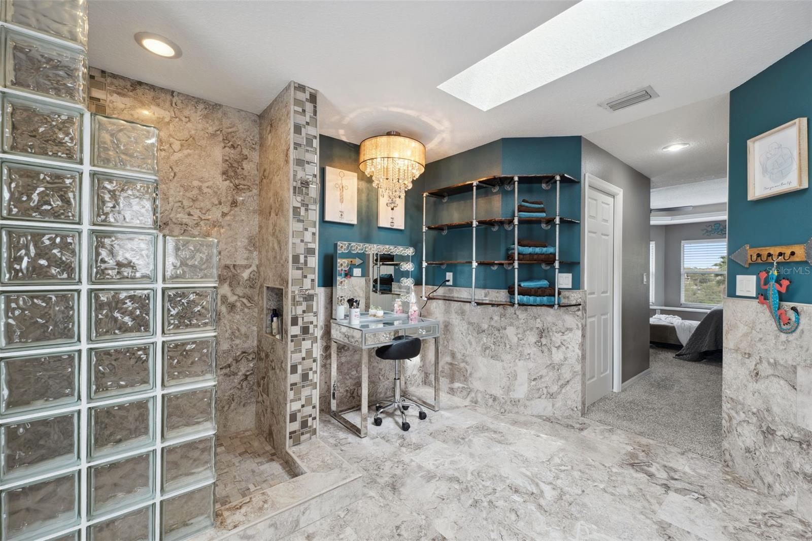 Image 45 of 84 For 3114 Bluff Boulevard