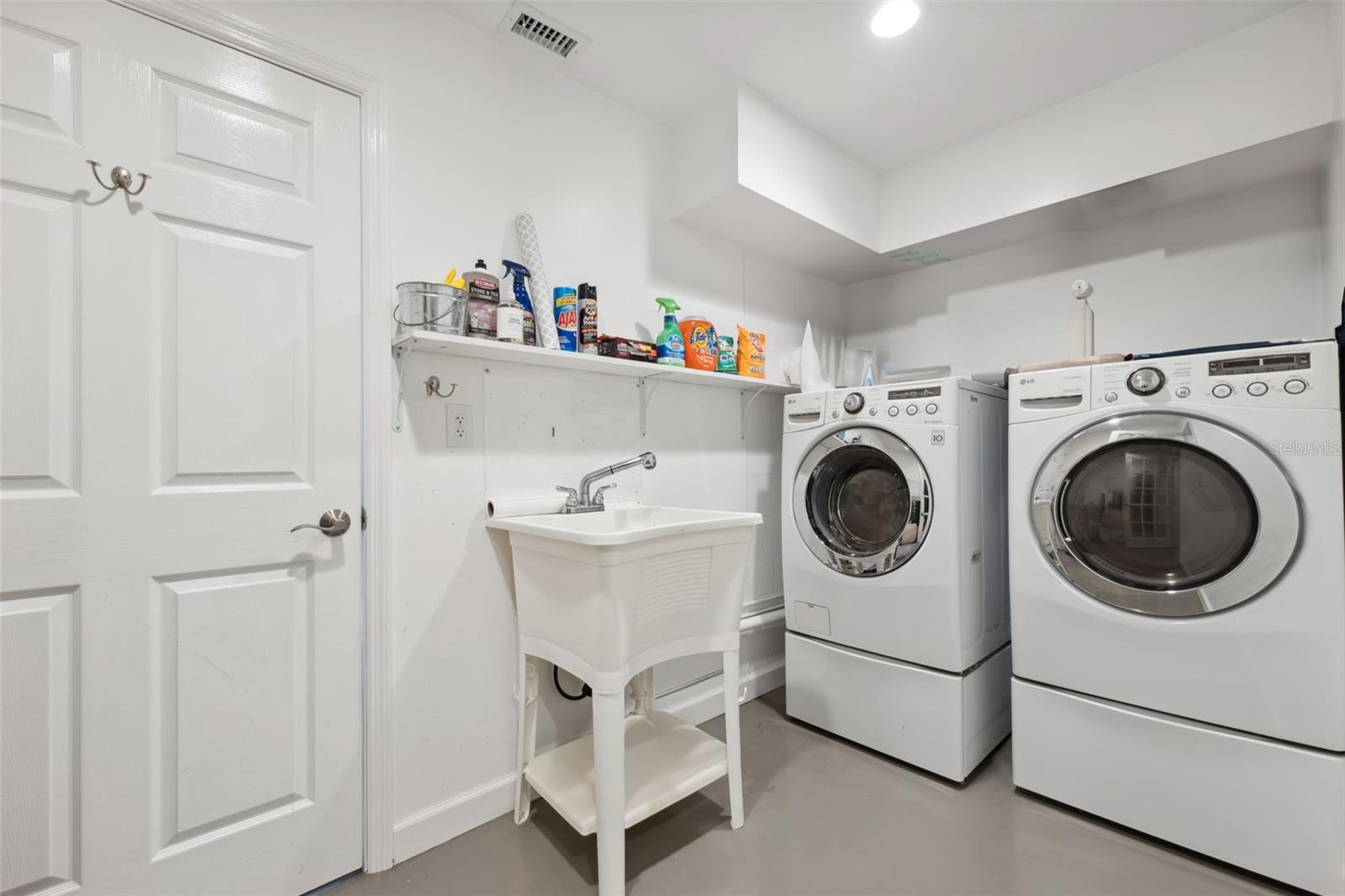 Image 59 of 84 For 3114 Bluff Boulevard