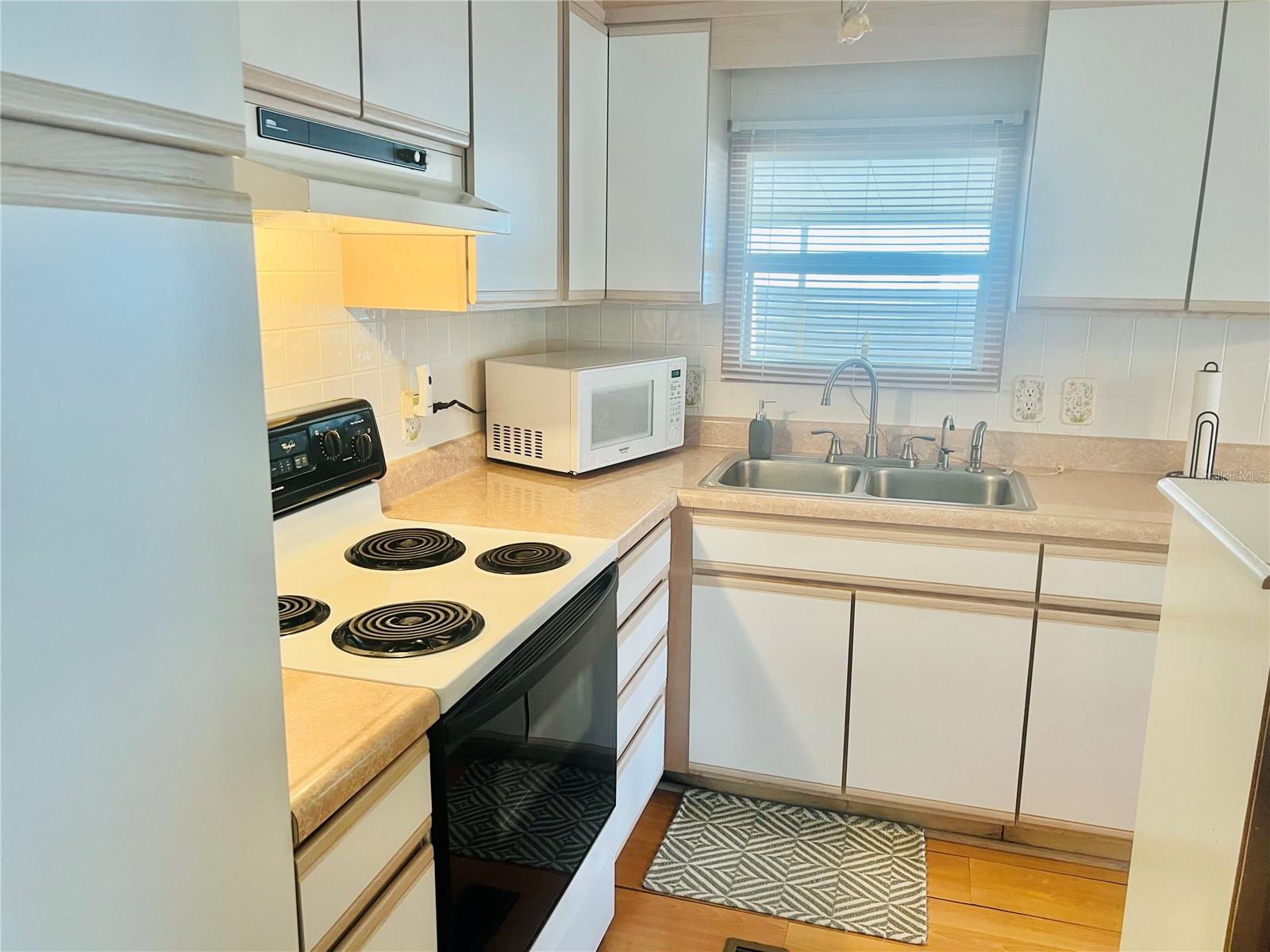 Image 5 of 24 For 2224 Ca D Oro Drive