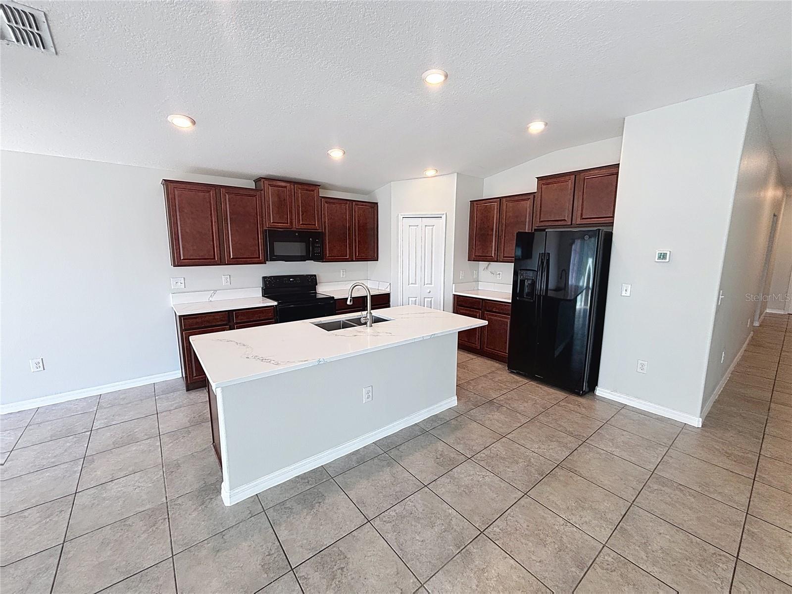 Image 10 of 34 For 10241 Strawberry Tetra Drive