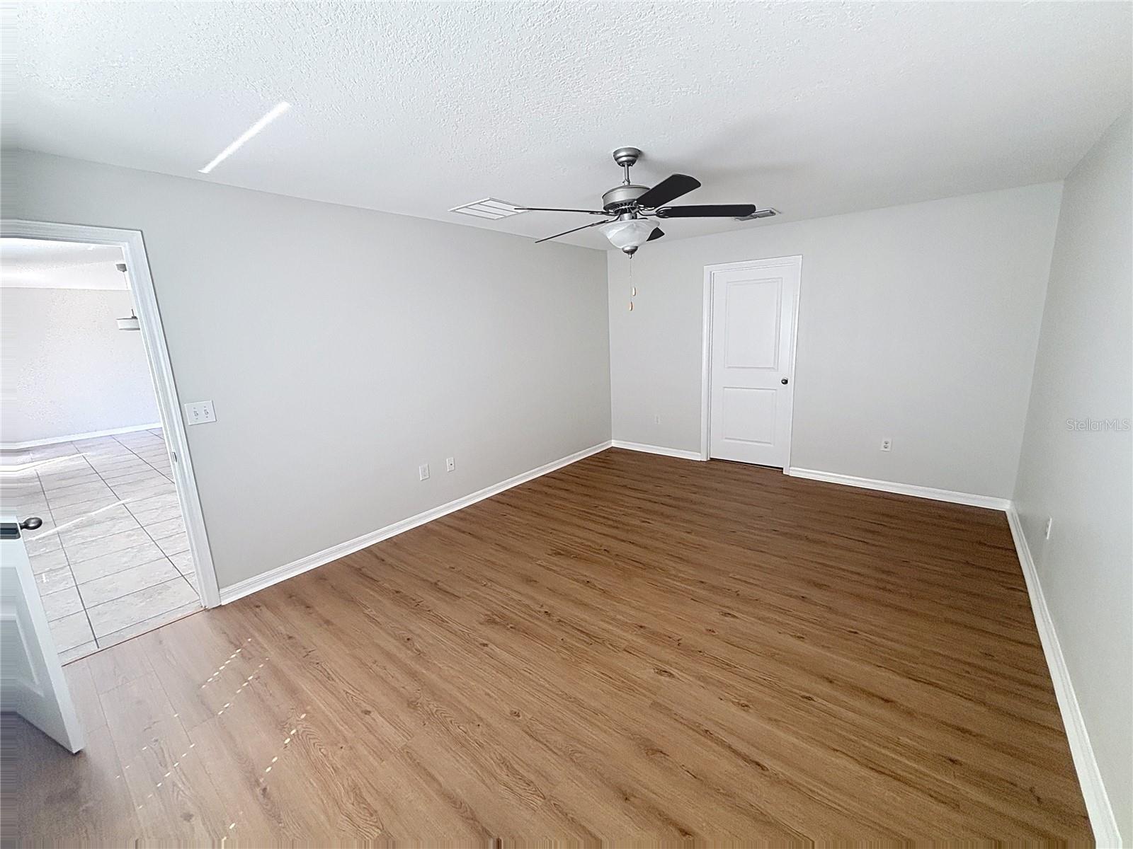 Image 19 of 34 For 10241 Strawberry Tetra Drive