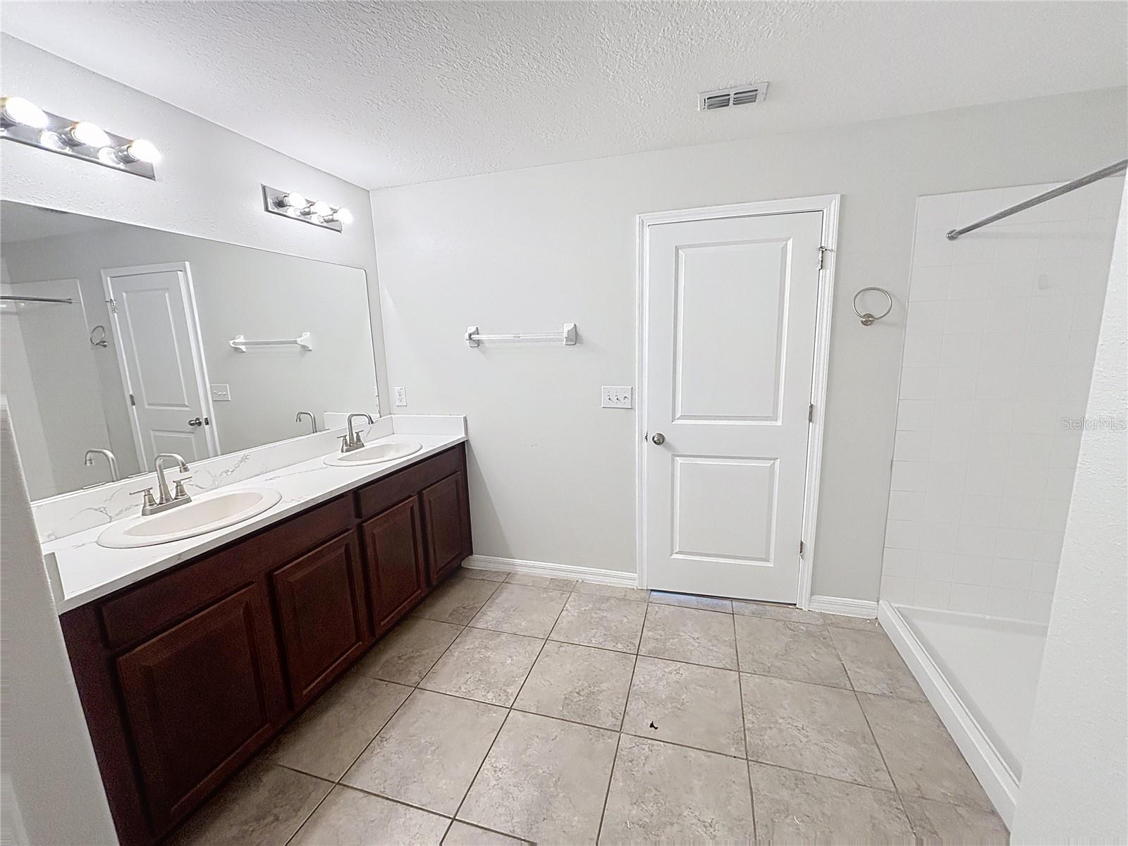 Image 25 of 34 For 10241 Strawberry Tetra Drive