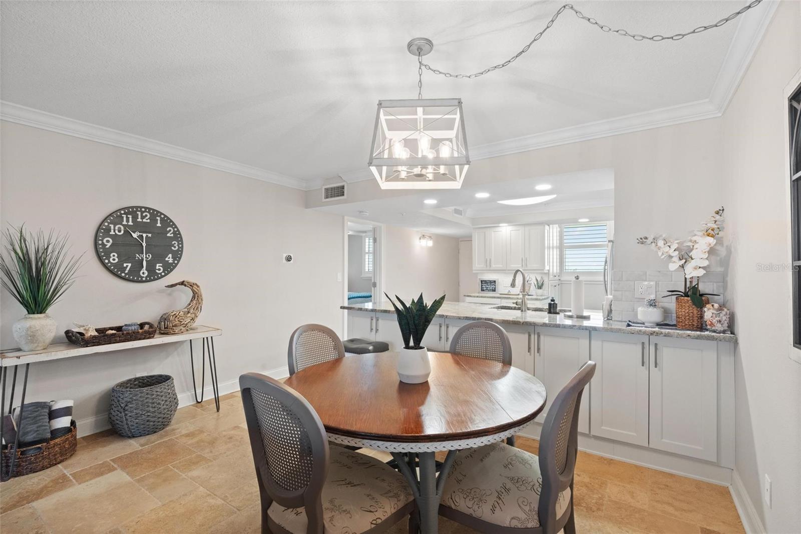 Image 11 of 37 For 14900 Gulf Boulevard 202