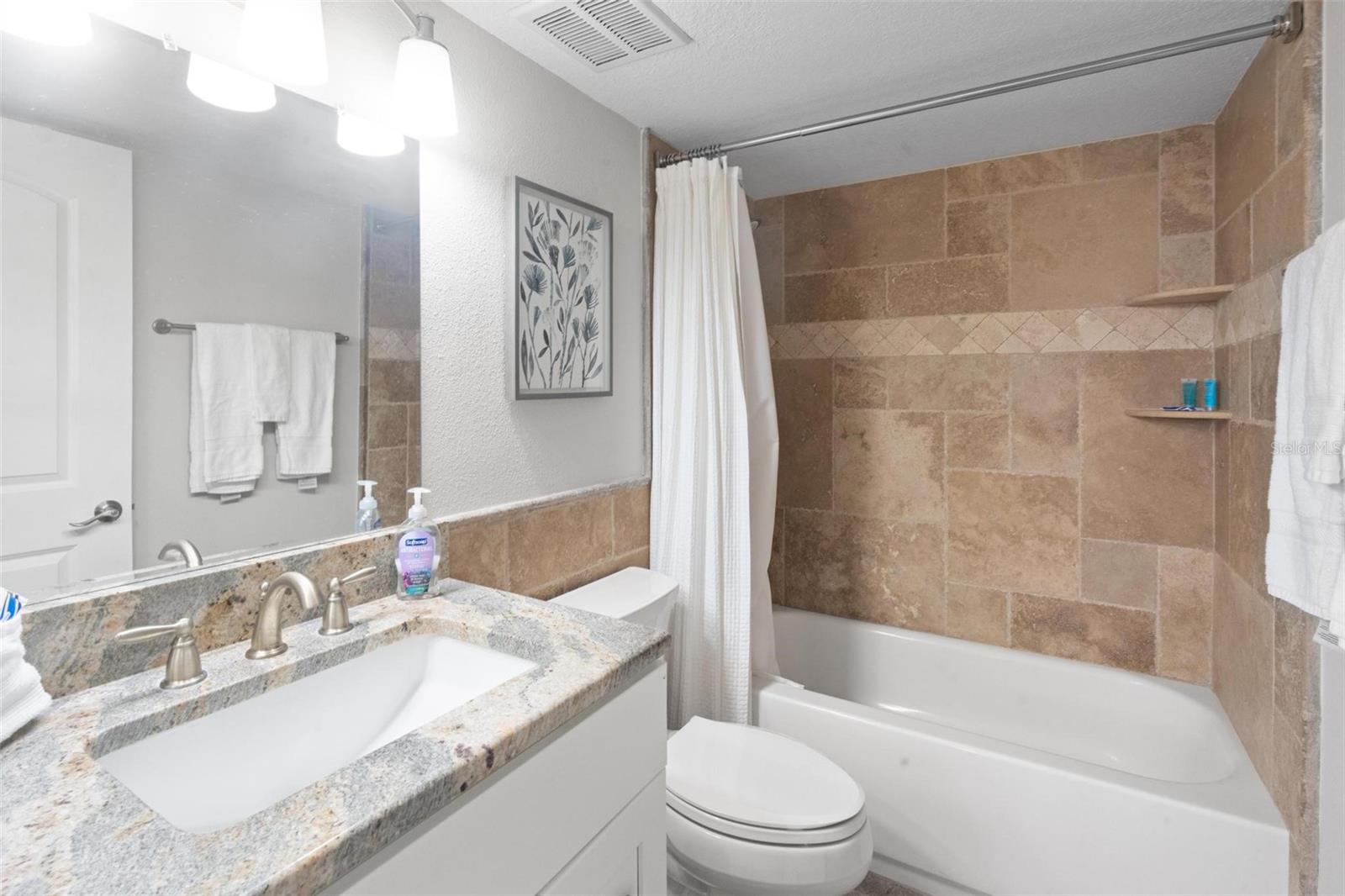 Image 21 of 37 For 14900 Gulf Boulevard 202