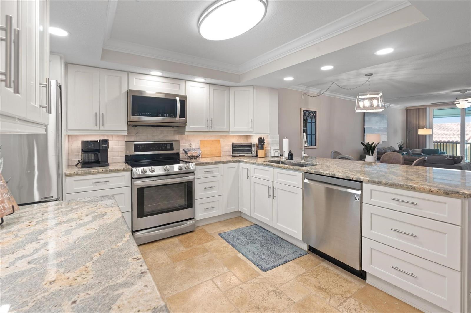 Image 5 of 37 For 14900 Gulf Boulevard 202