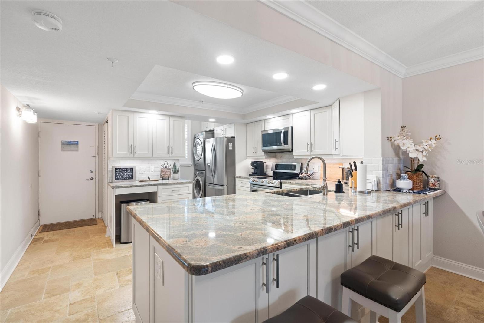 Image 9 of 37 For 14900 Gulf Boulevard 202