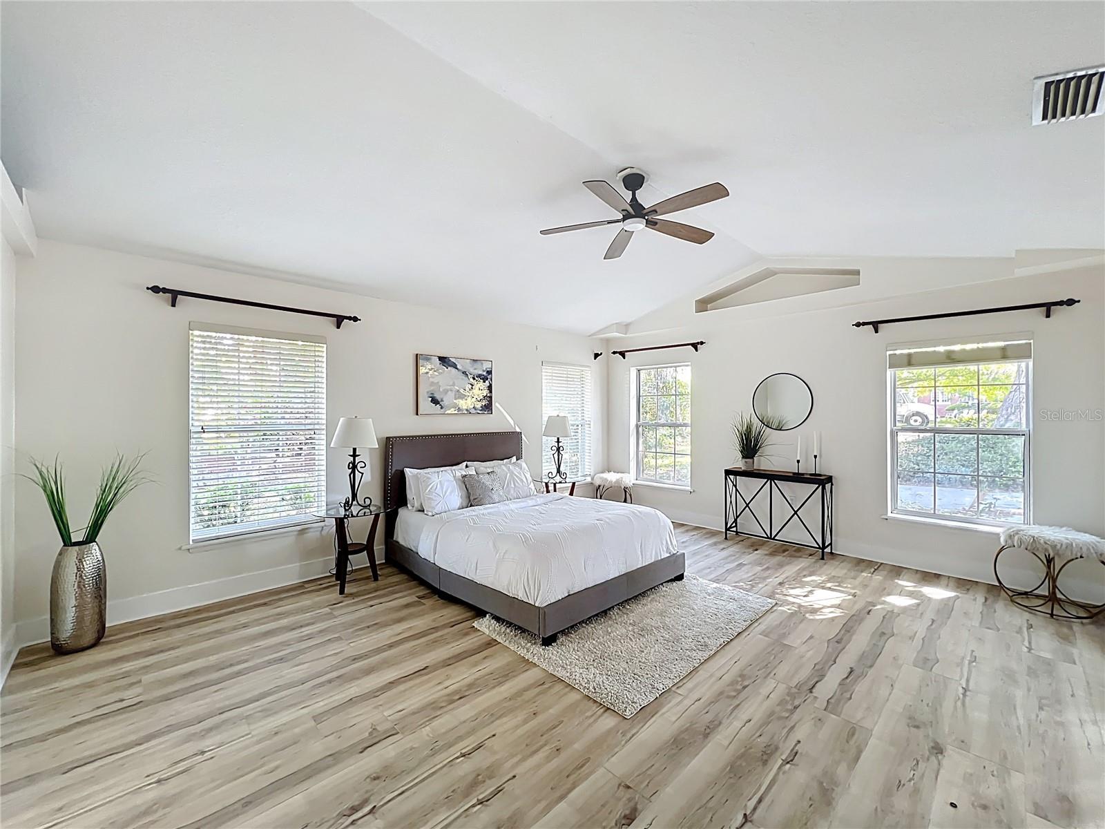 Image 31 of 56 For 1905 Seminole Trail