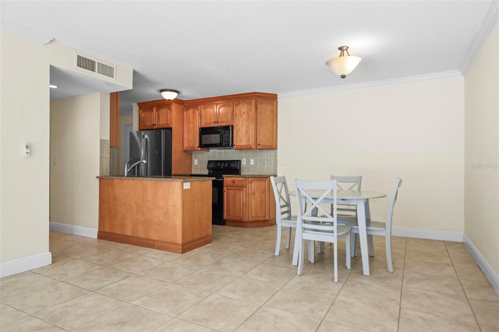 Image 17 of 34 For 950 Broadway  205