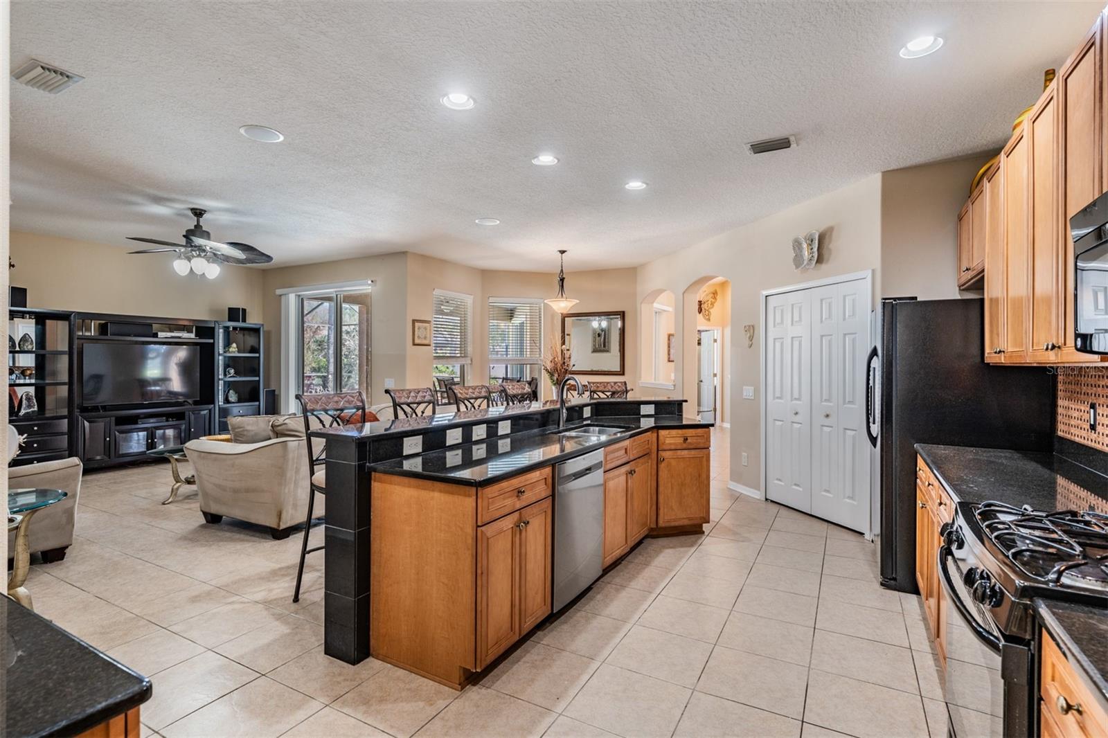 Image 16 of 76 For 19101 Lone Creek Court