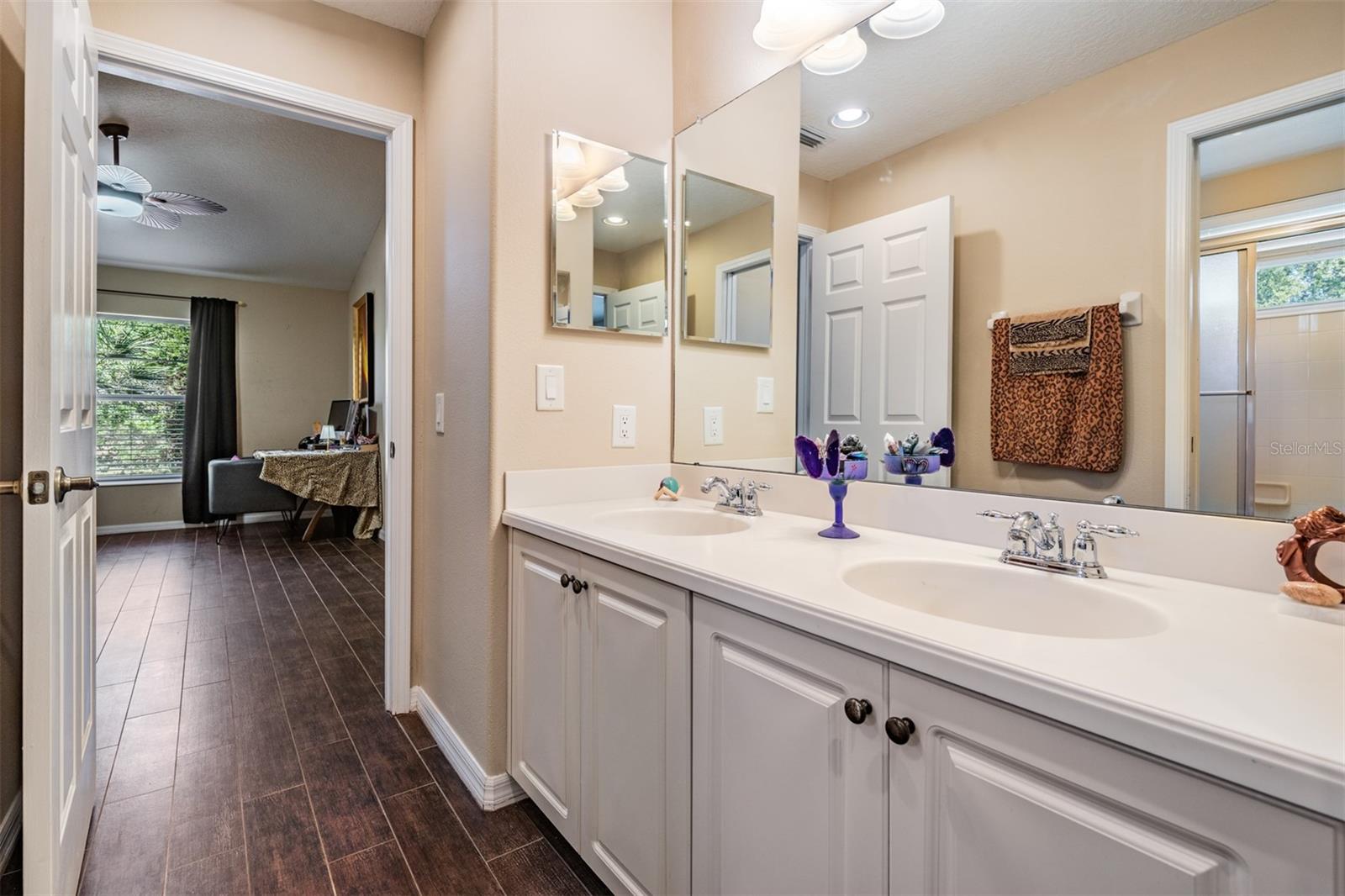 Image 31 of 76 For 19101 Lone Creek Court