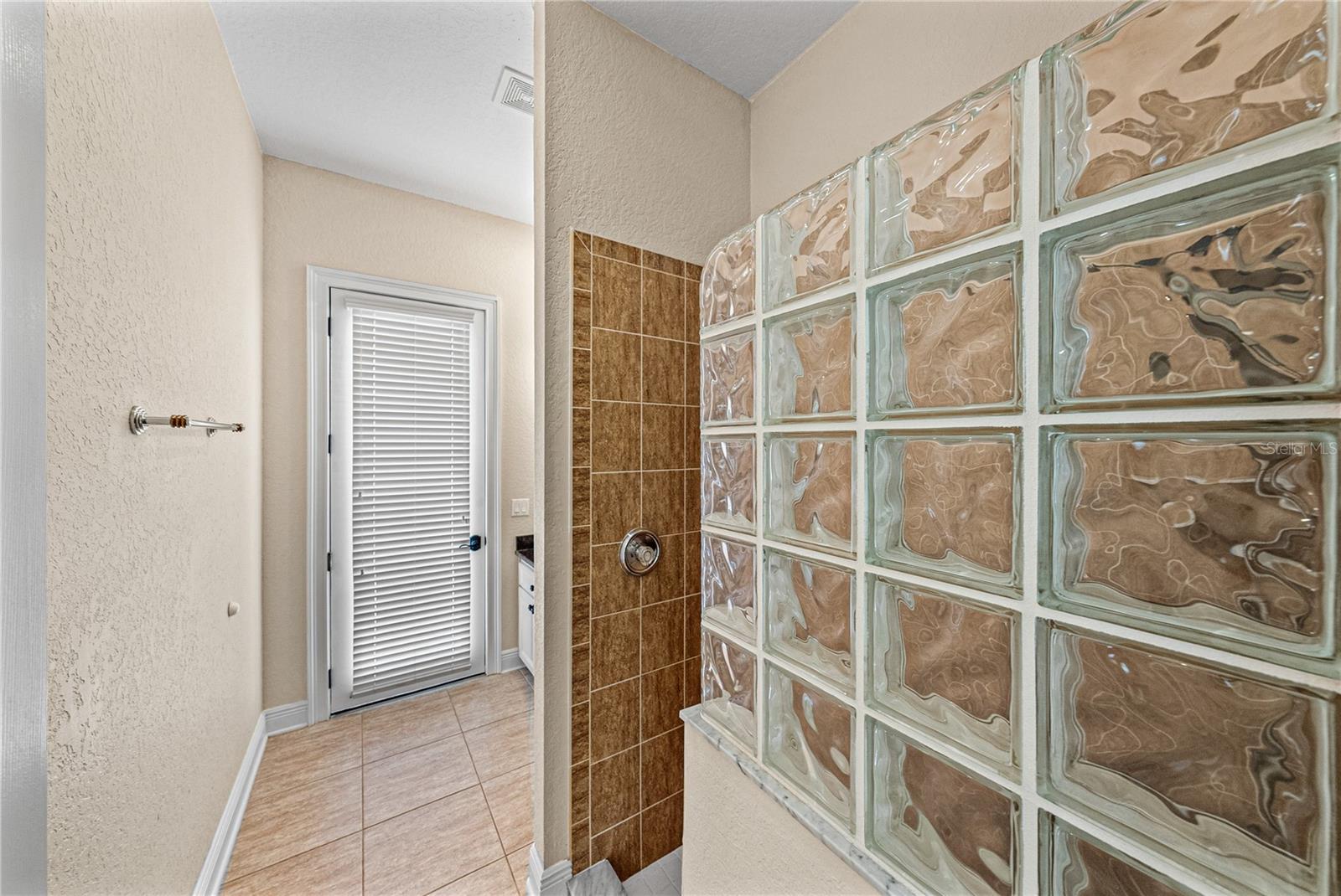 Image 40 of 85 For 12231 Woodlands Circle