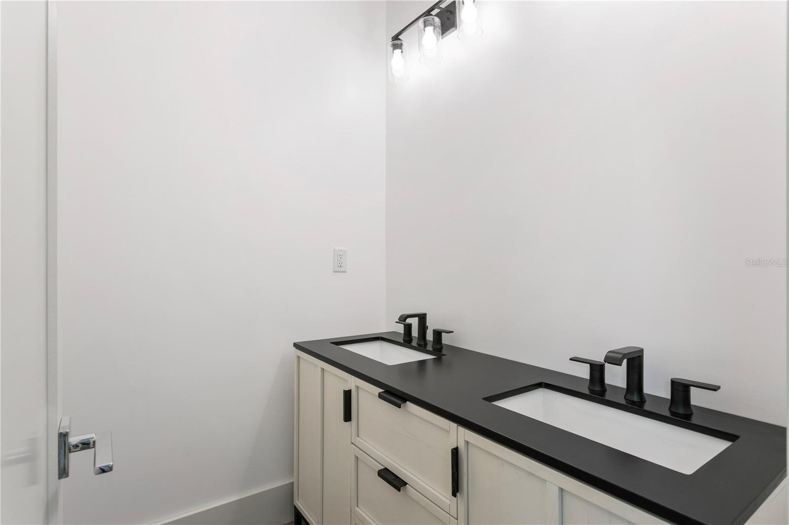 Image 39 of 58 For 514 38th Avenue Ne