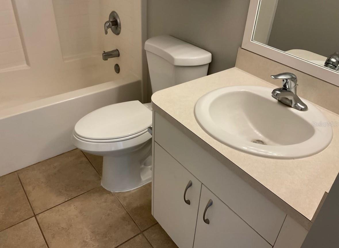 Image 13 of 14 For 2467 Zuyder Terrace