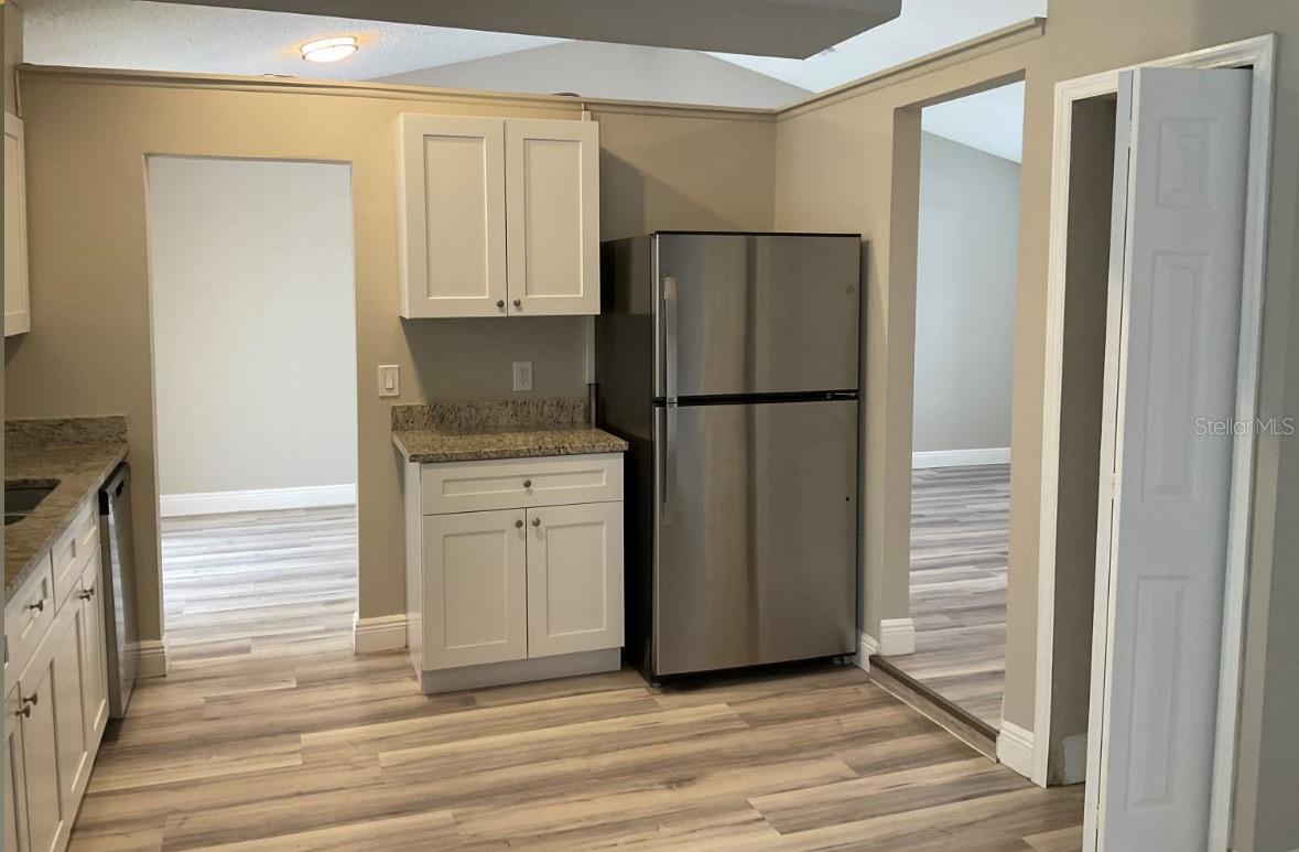 Image 2 of 14 For 2467 Zuyder Terrace