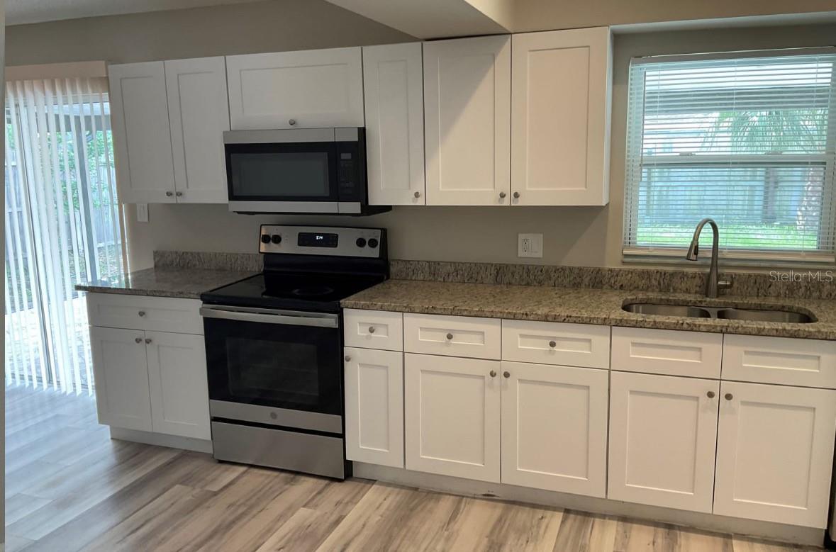 Image 3 of 14 For 2467 Zuyder Terrace