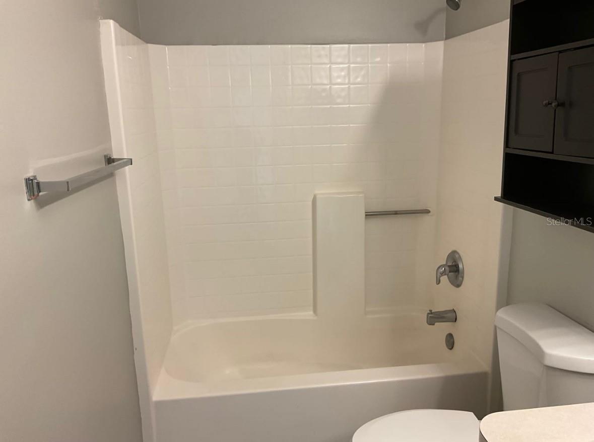 Image 5 of 14 For 2467 Zuyder Terrace