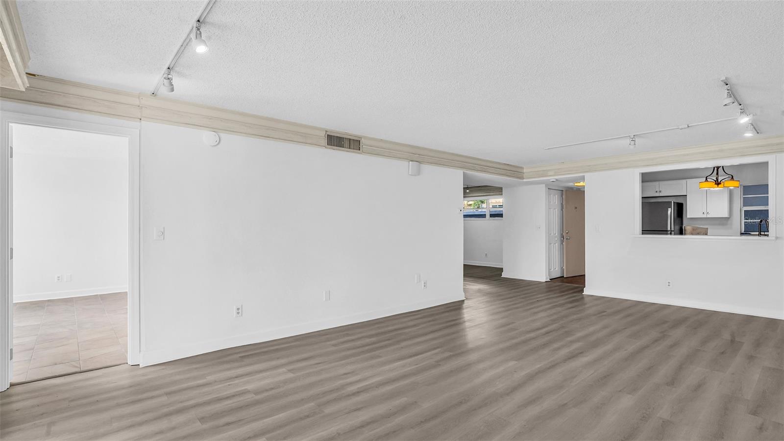 Image 10 of 28 For 7405 Bay Island Drive S 121