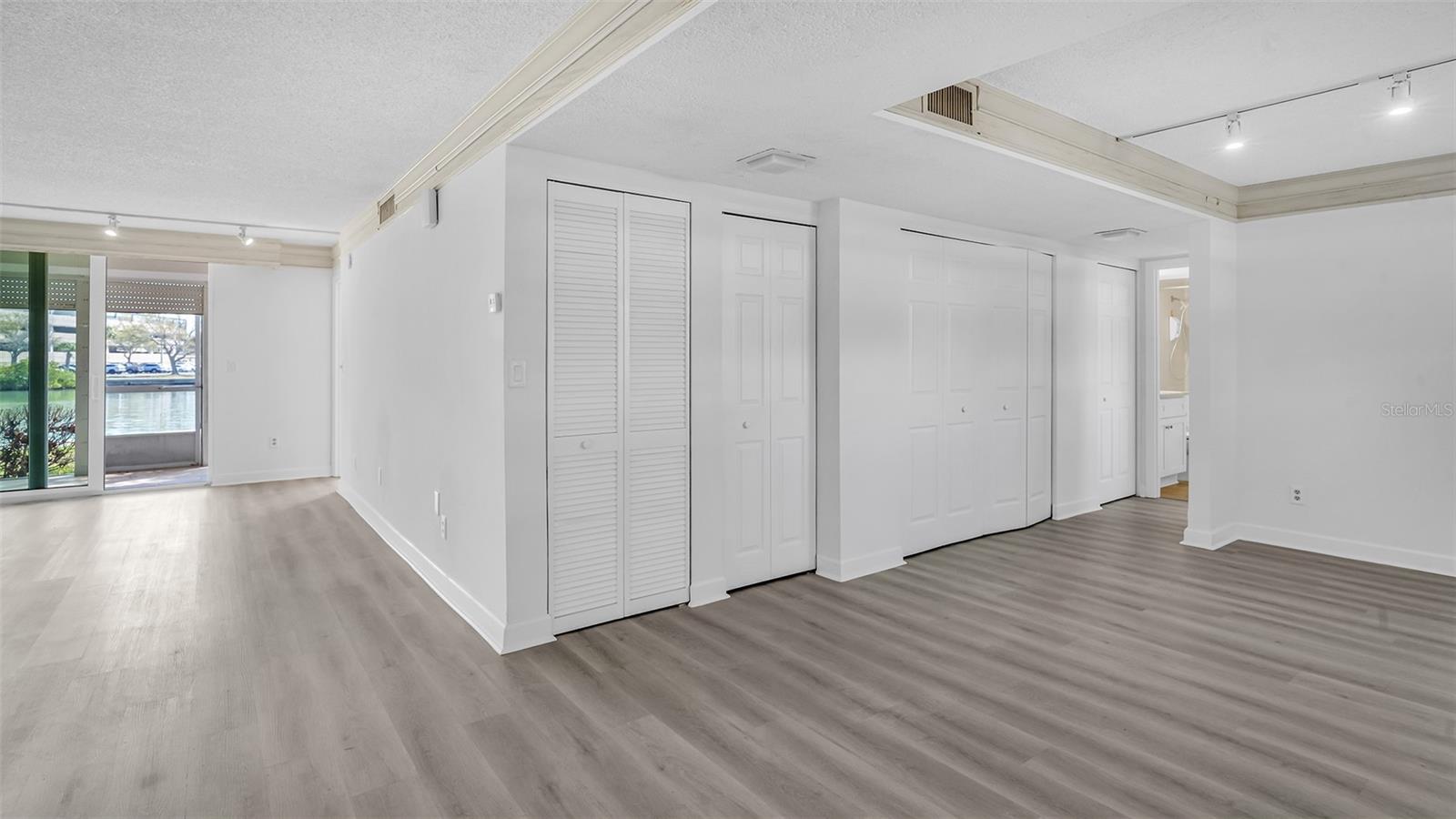 Image 14 of 28 For 7405 Bay Island Drive S 121