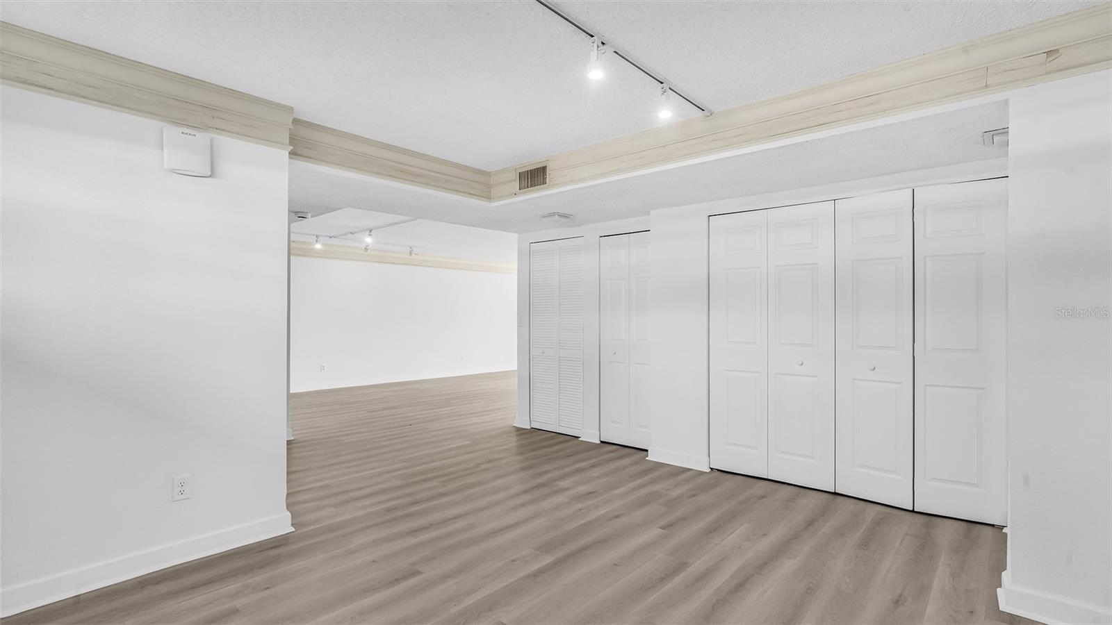 Image 16 of 28 For 7405 Bay Island Drive S 121