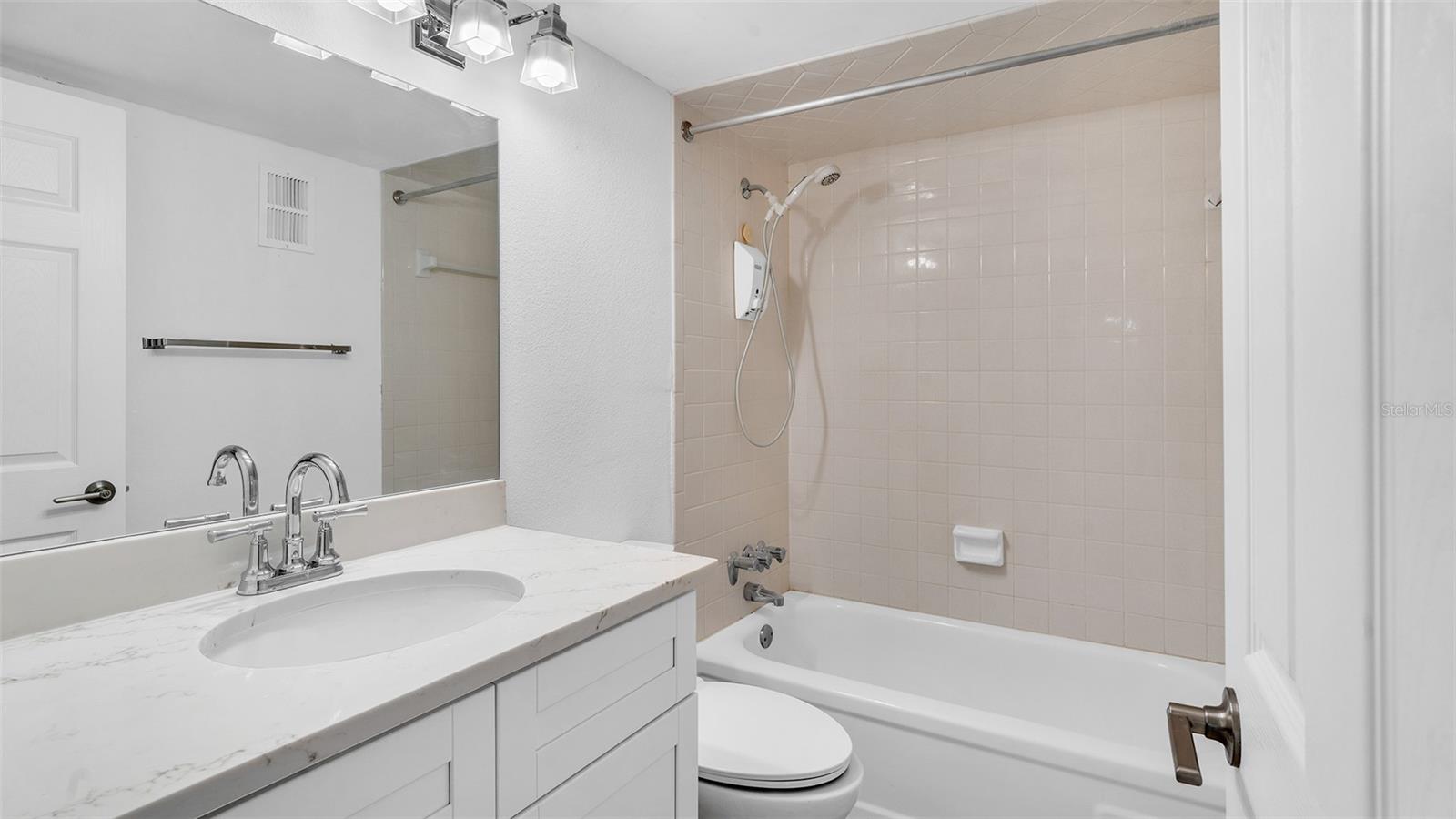 Image 17 of 28 For 7405 Bay Island Drive S 121