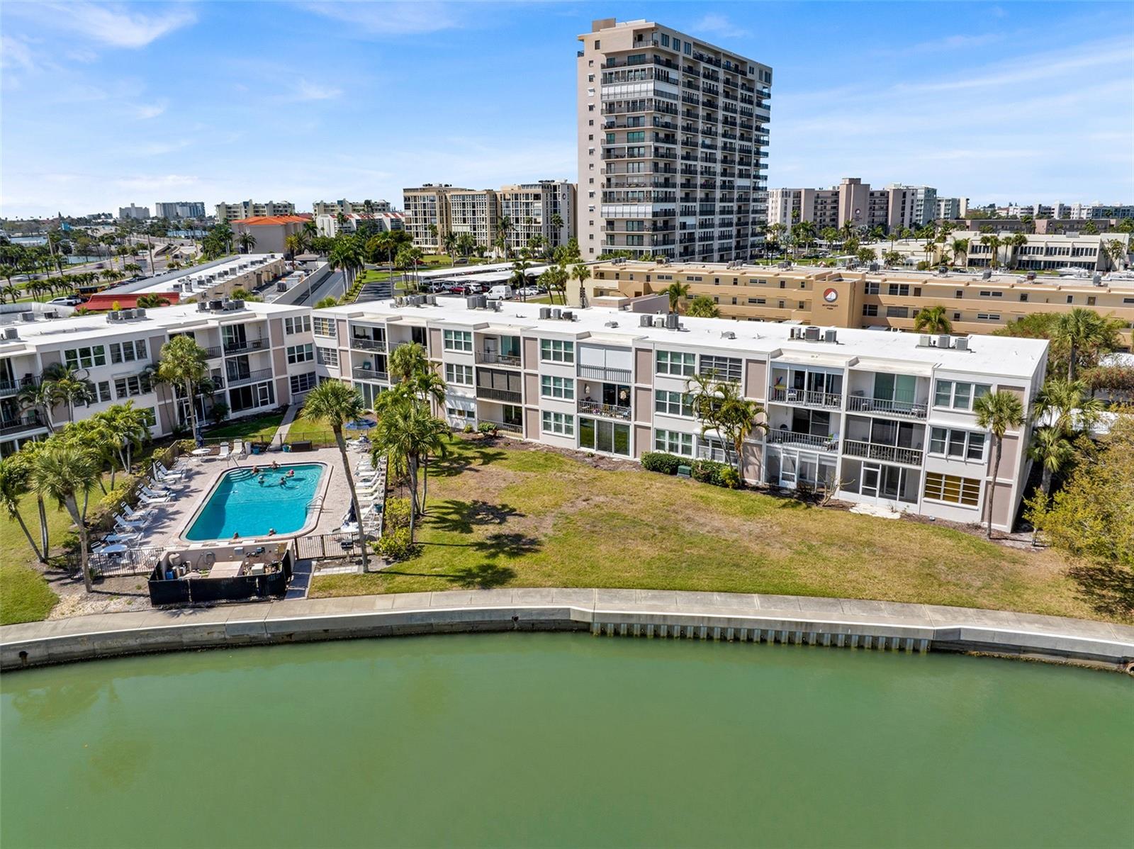 Image 19 of 28 For 7405 Bay Island Drive S 121