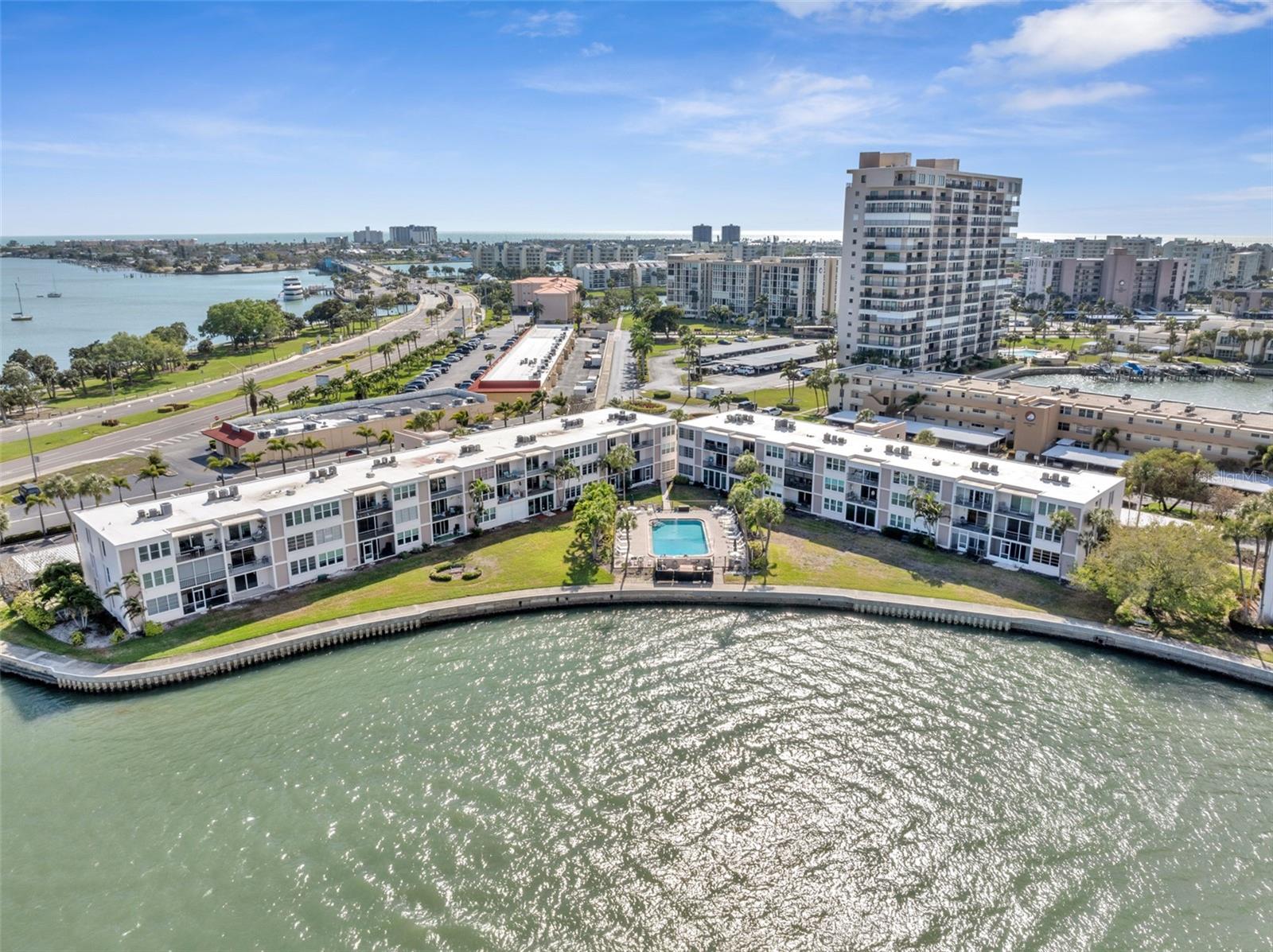 Image 26 of 28 For 7405 Bay Island Drive S 121